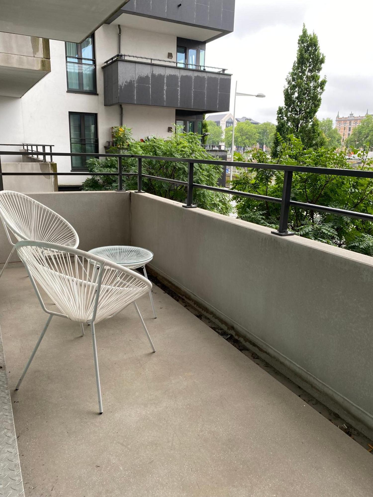 Residentiel Tour Et Taxis Et Parking Apartment