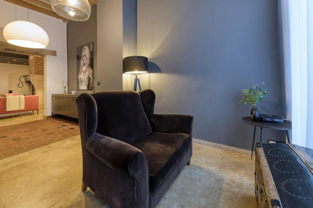 Authentic Belgian Home, Downtown Villa