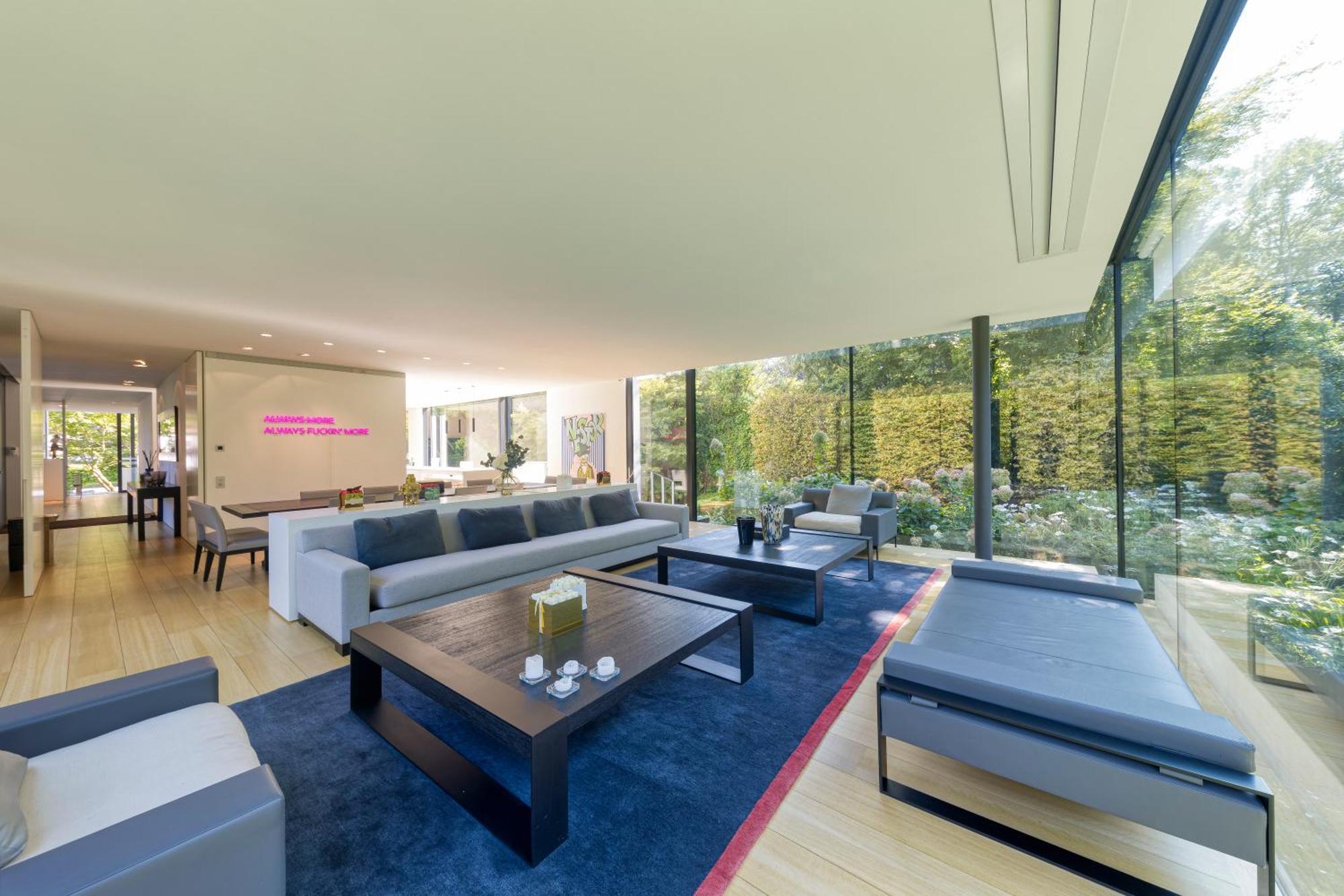 Luxurious 1000m2 With Garden And Pool Villa