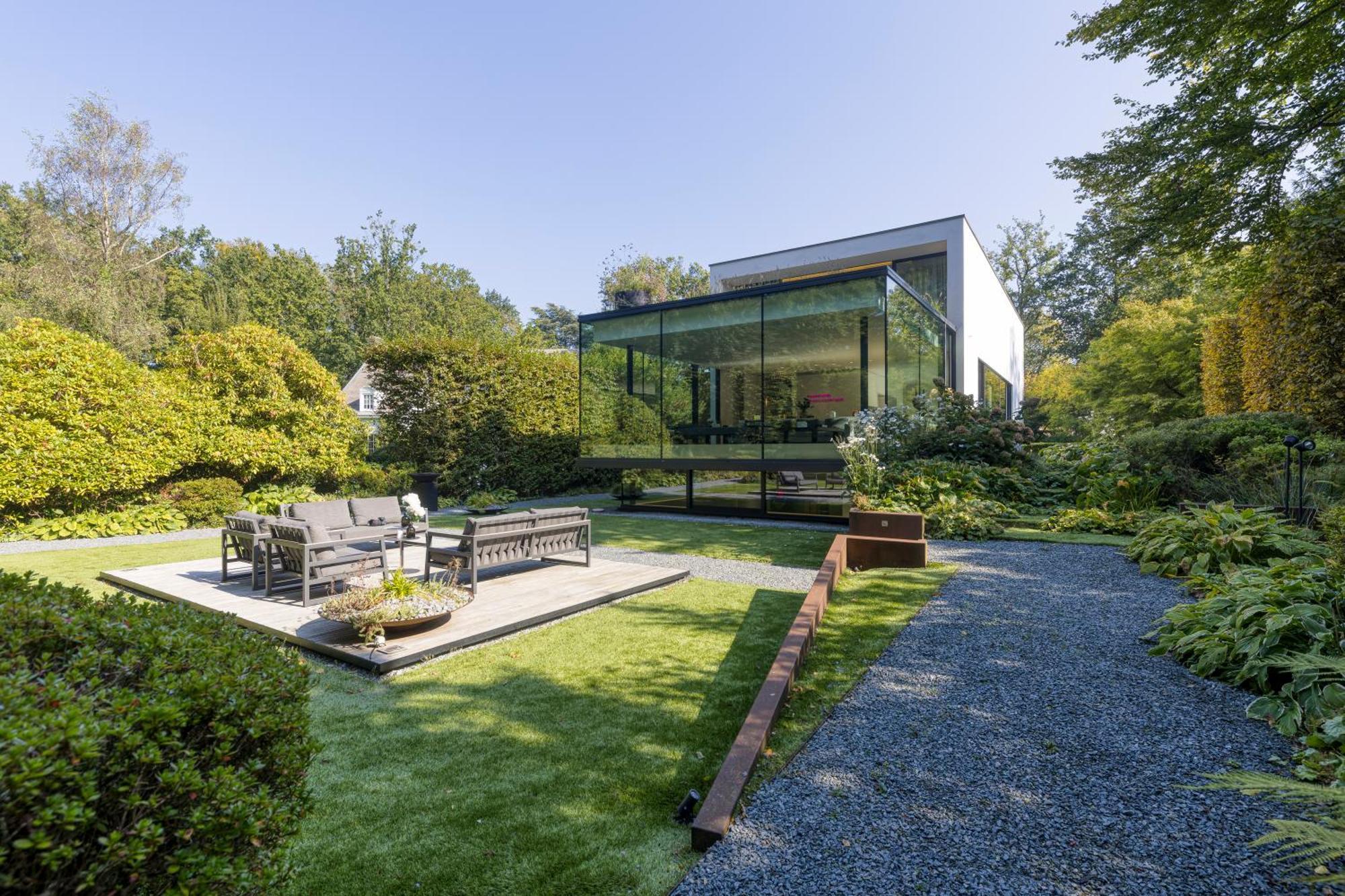Luxurious 1000m2 With Garden And Pool Villa *