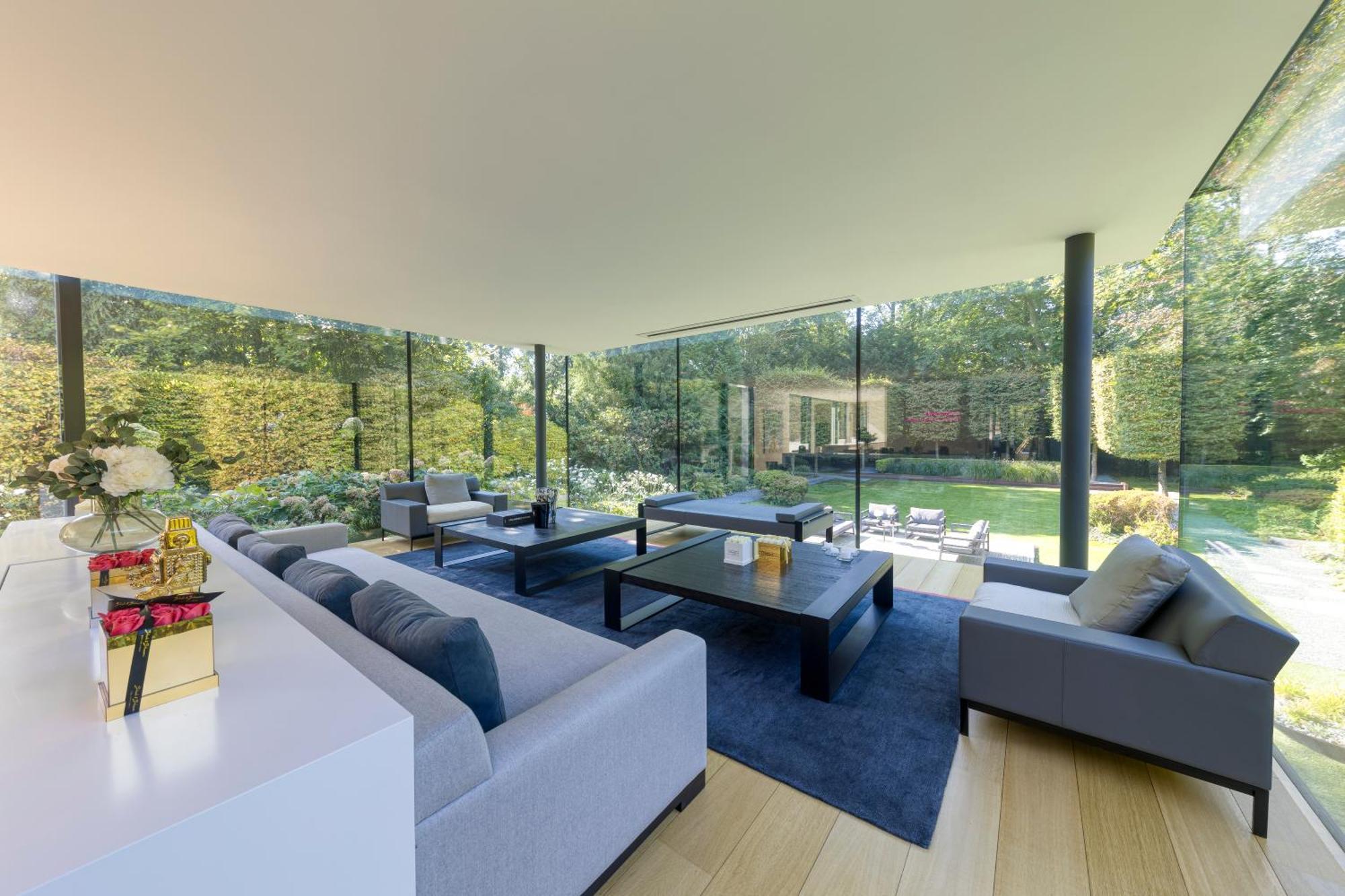 Luxurious 1000m2 With Garden And Pool Brussels