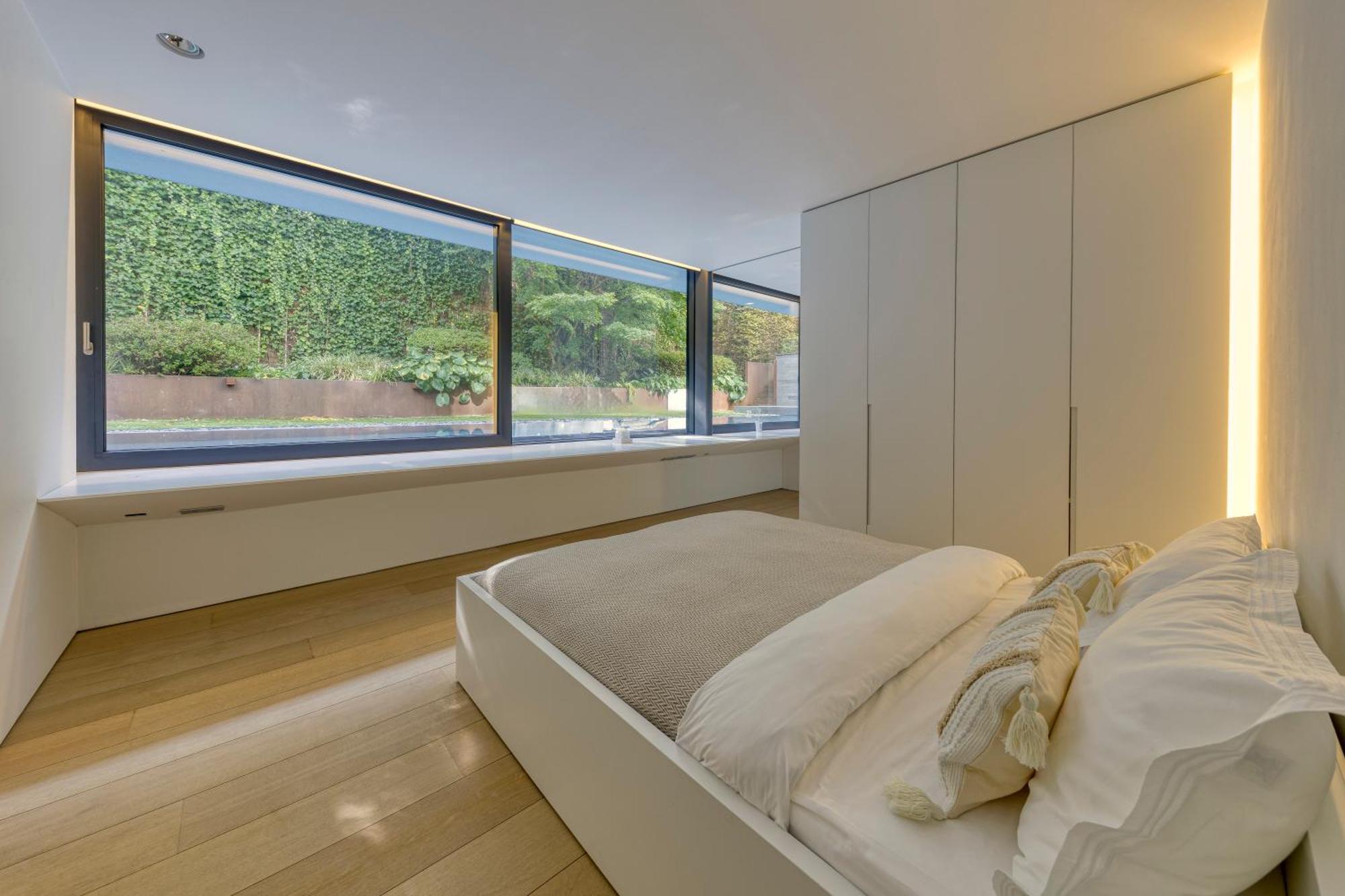 Luxurious 1000m2 With Garden And Pool Villa *