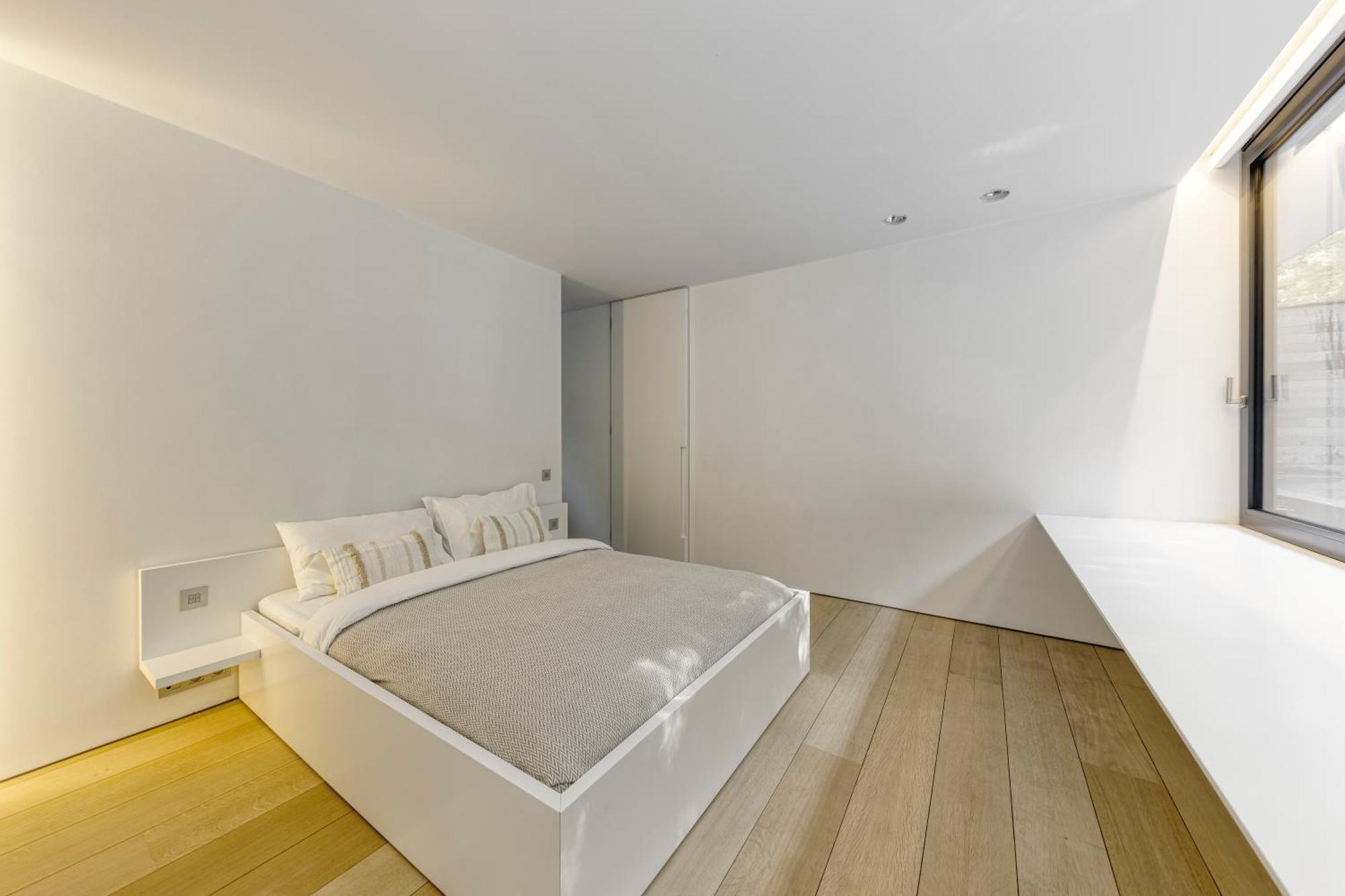 Luxurious 1000m2 With Garden And Pool Villa Brussels
