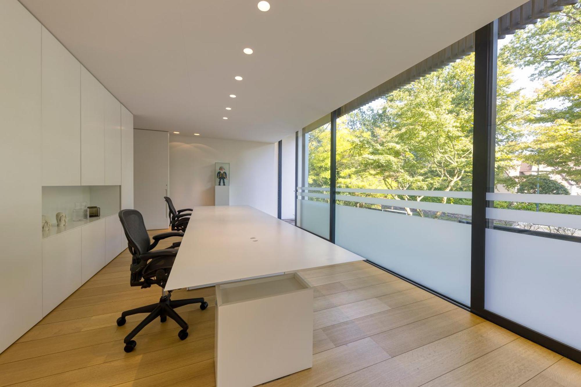 Villa Luxurious 1000m2 With Garden And Pool Brussels