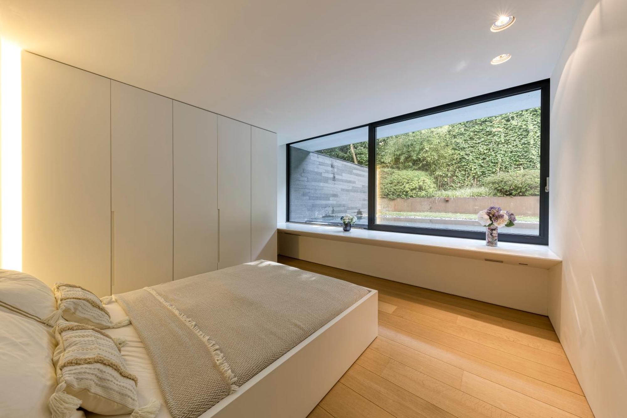 Luxurious 1000m2 With Garden And Pool Villa Brussels