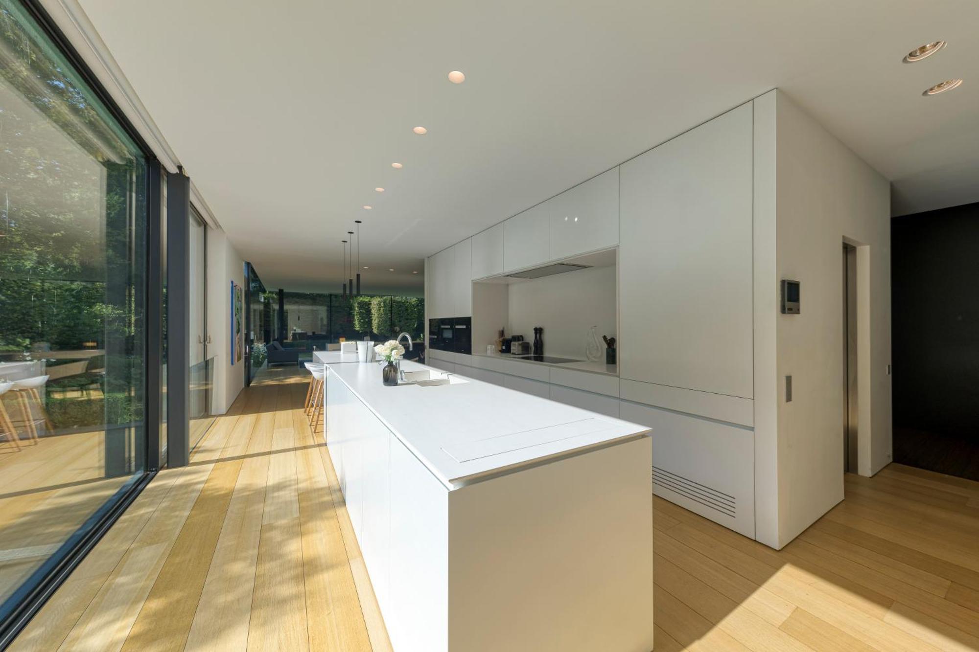Villa Luxurious 1000m2 With Garden And Pool *