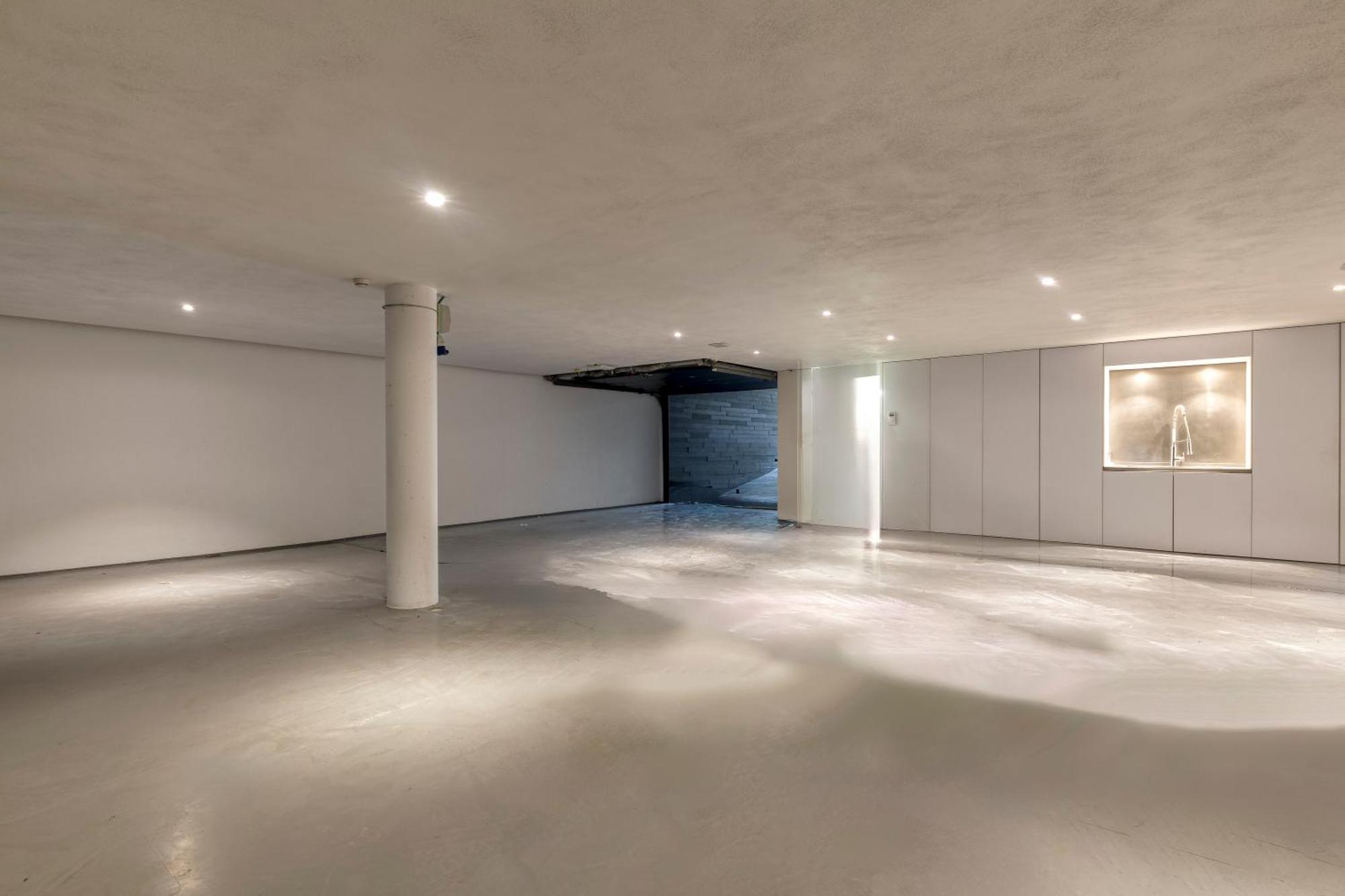 Luxurious 1000m2 With Garden And Pool * Brussels
