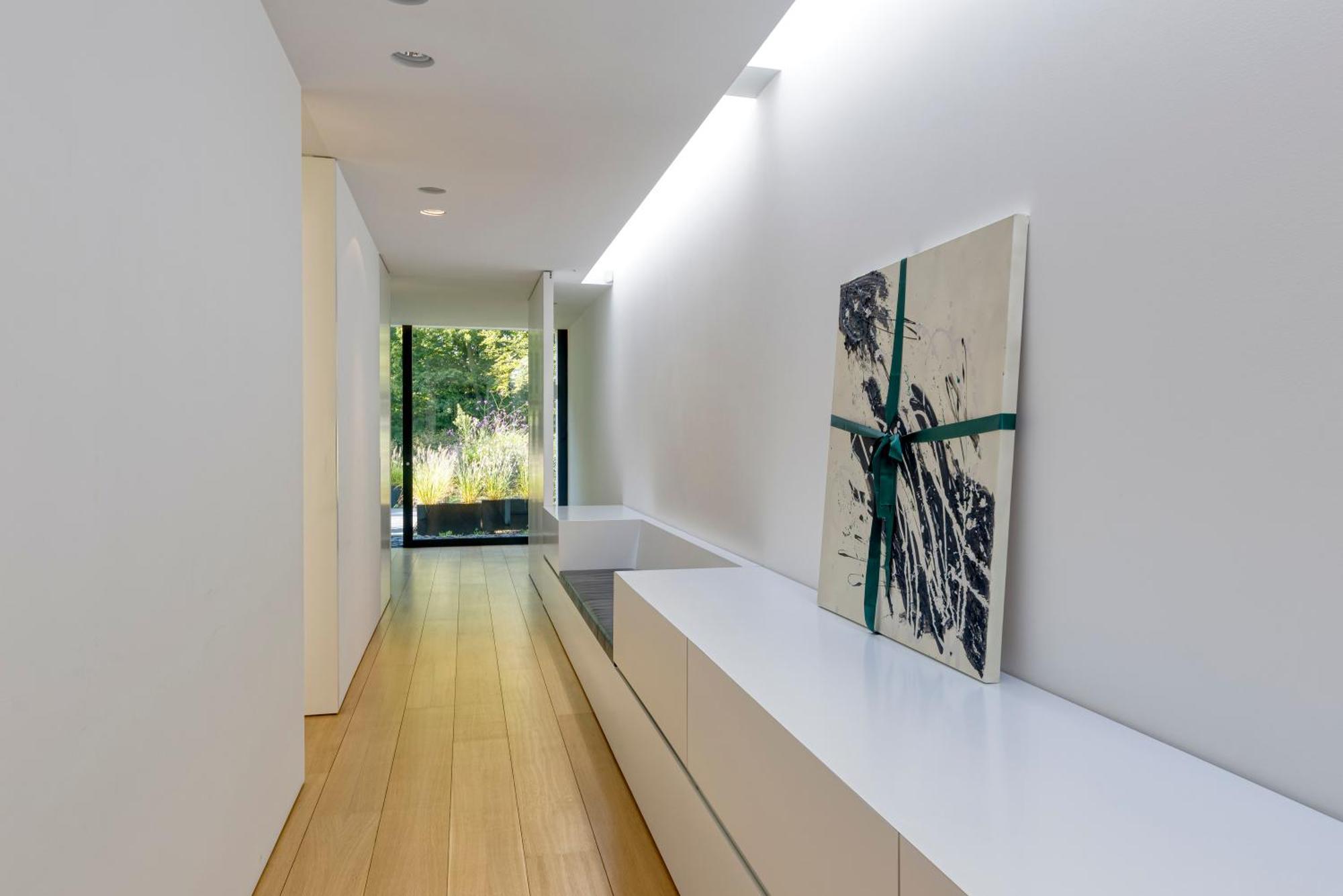 Luxurious 1000m2 With Garden And Pool