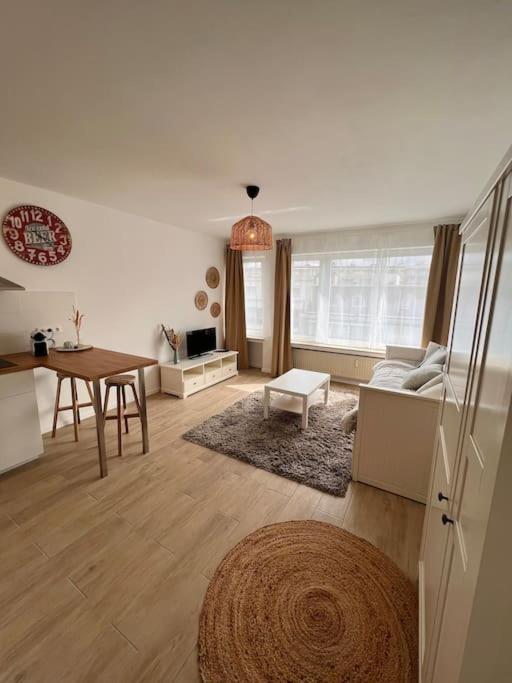 Flat Moderne Et Lumineux * Brüssel
