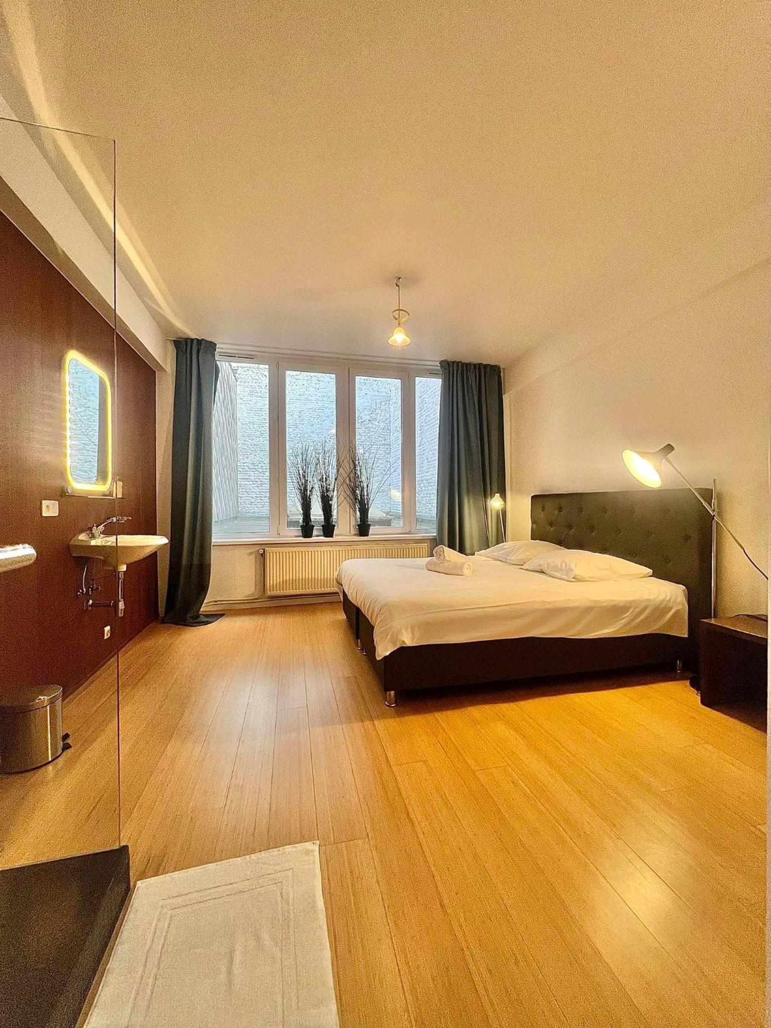 Appartement 5 Min From Grand Place 1 Bedroom Apt Renovated! *