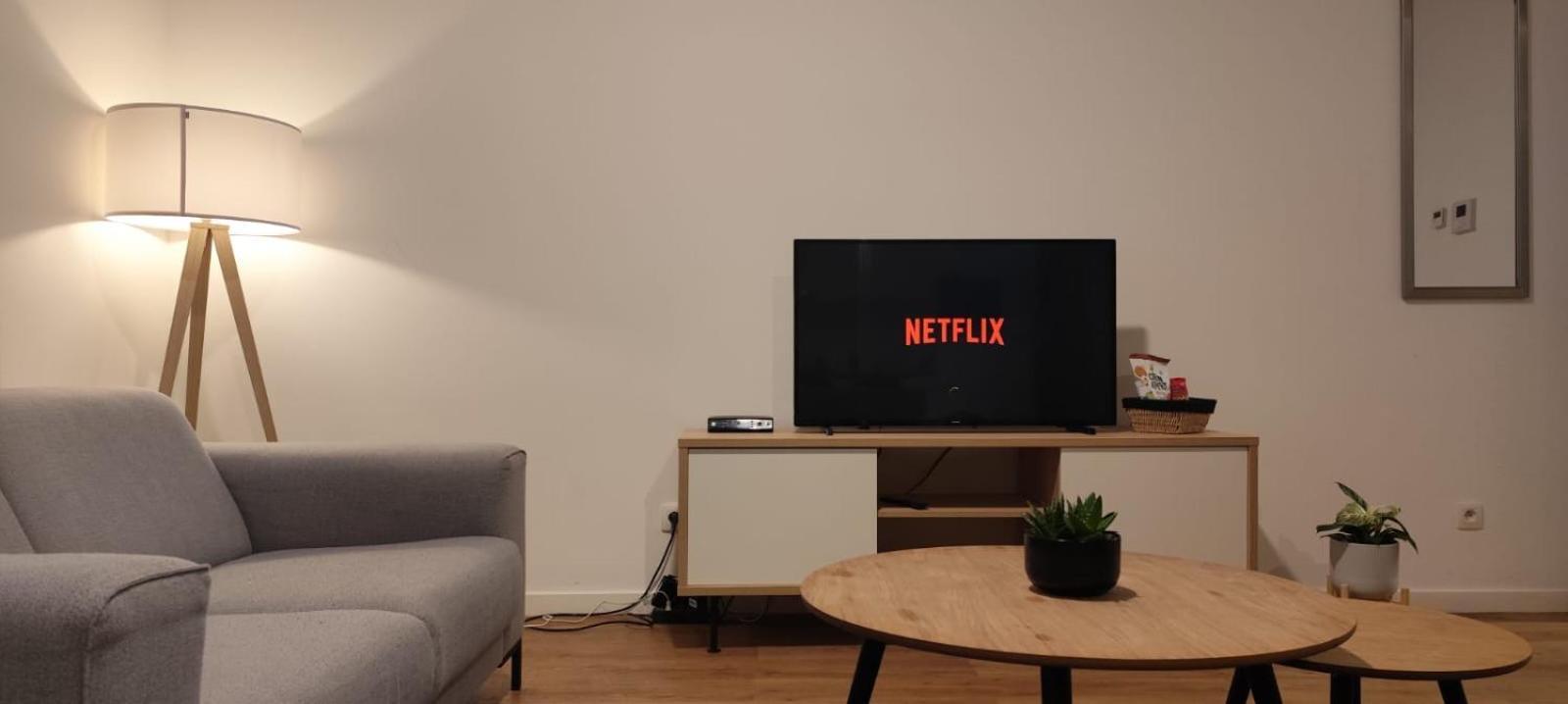 Two Bedroom With Amazing View In Center Apartment *