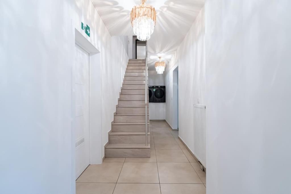 Luxueux 5 Chambre-verifiez Le Numero Sur Les Images *