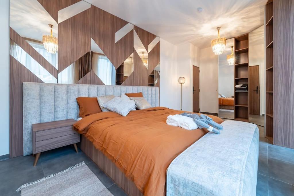 Apartment Luxueux 5 Chambre-verifiez Le Numero Sur Les Images *