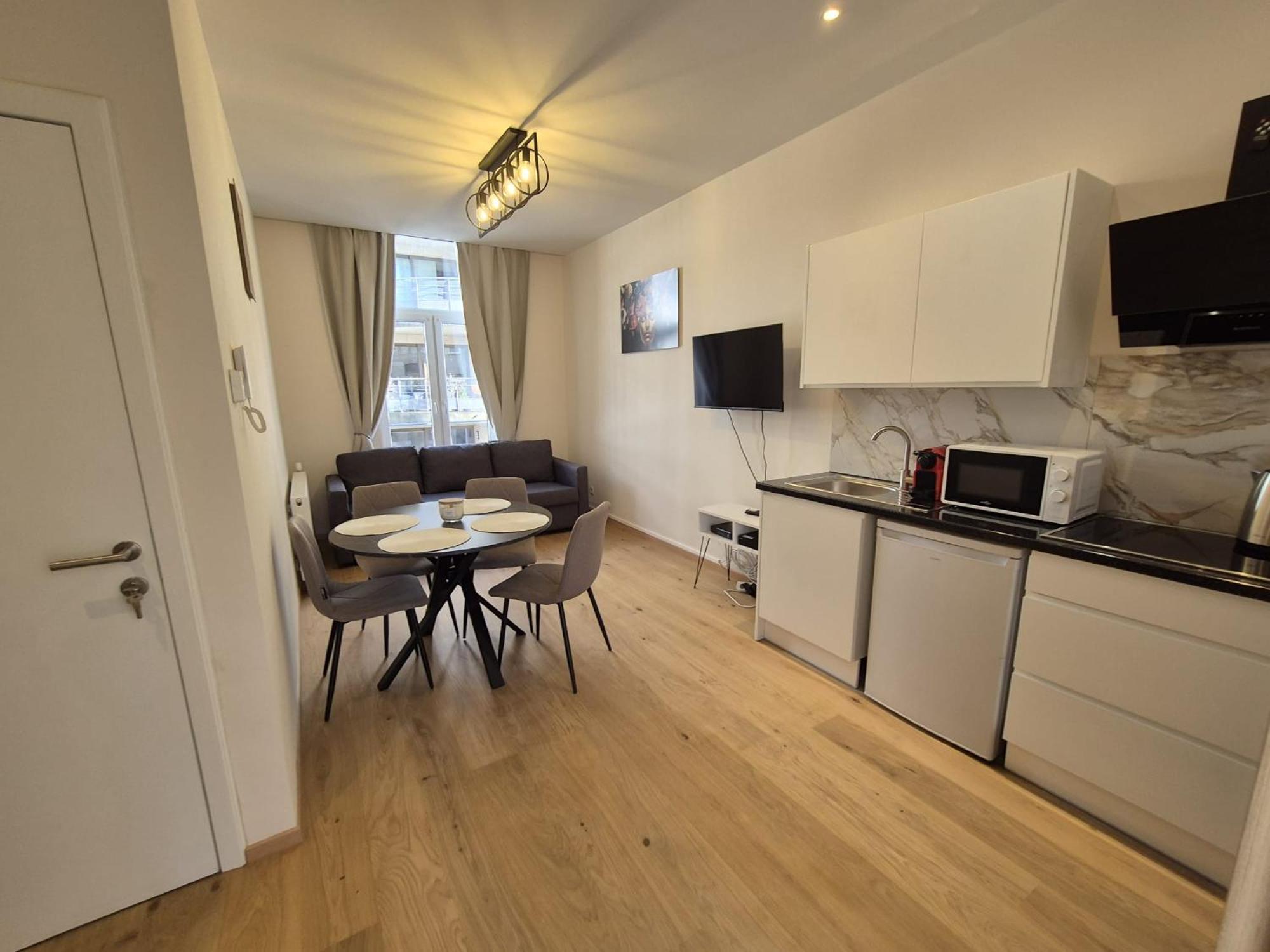 Modern Near Avenue Louise Apartment
