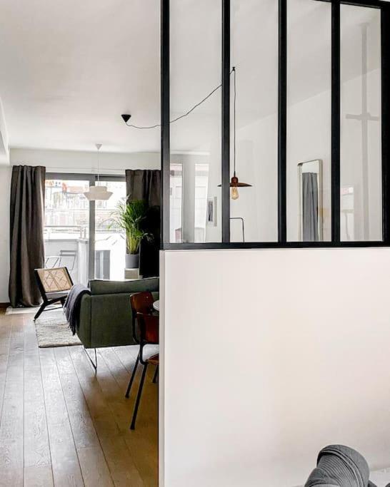Beautiful Located In Le Chatelain Apartment Brussels