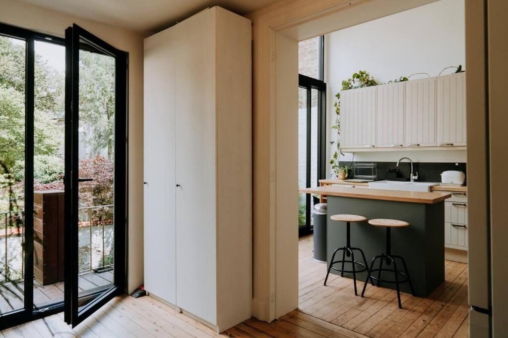 Beautiful 2 Bedroom Duplex In Le Chatelain Apartment Brussels
