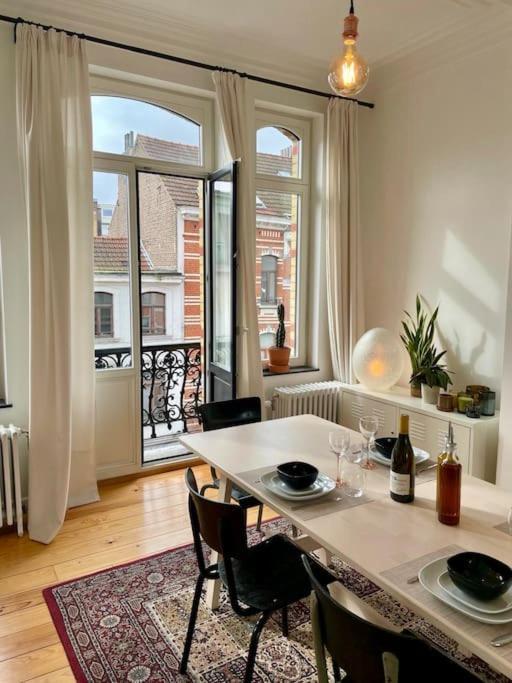 Beautiful 2 Bedroom Duplex In Le Chatelain Apartment