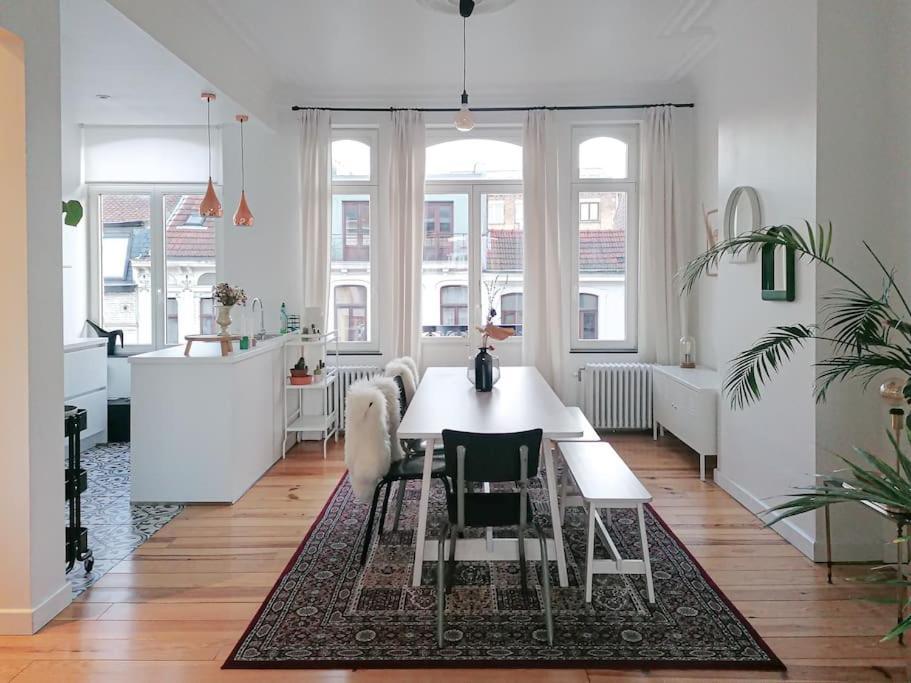 Beautiful 2 Bedroom Duplex In Le Chatelain Brüssel