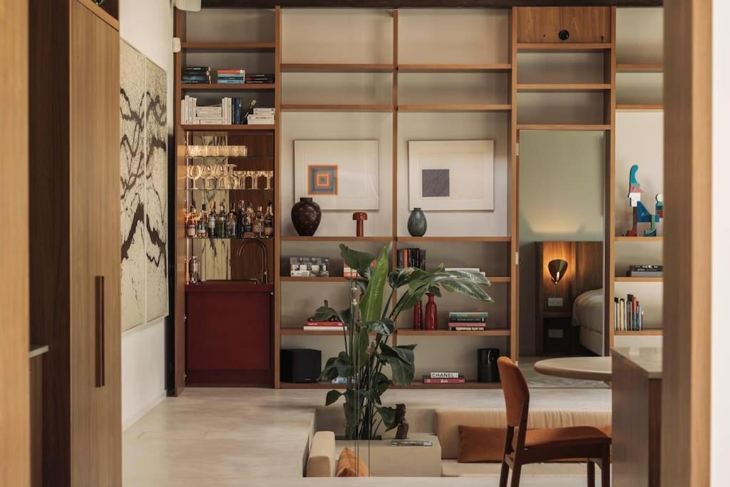 Luxury Designer Loft Apartment *