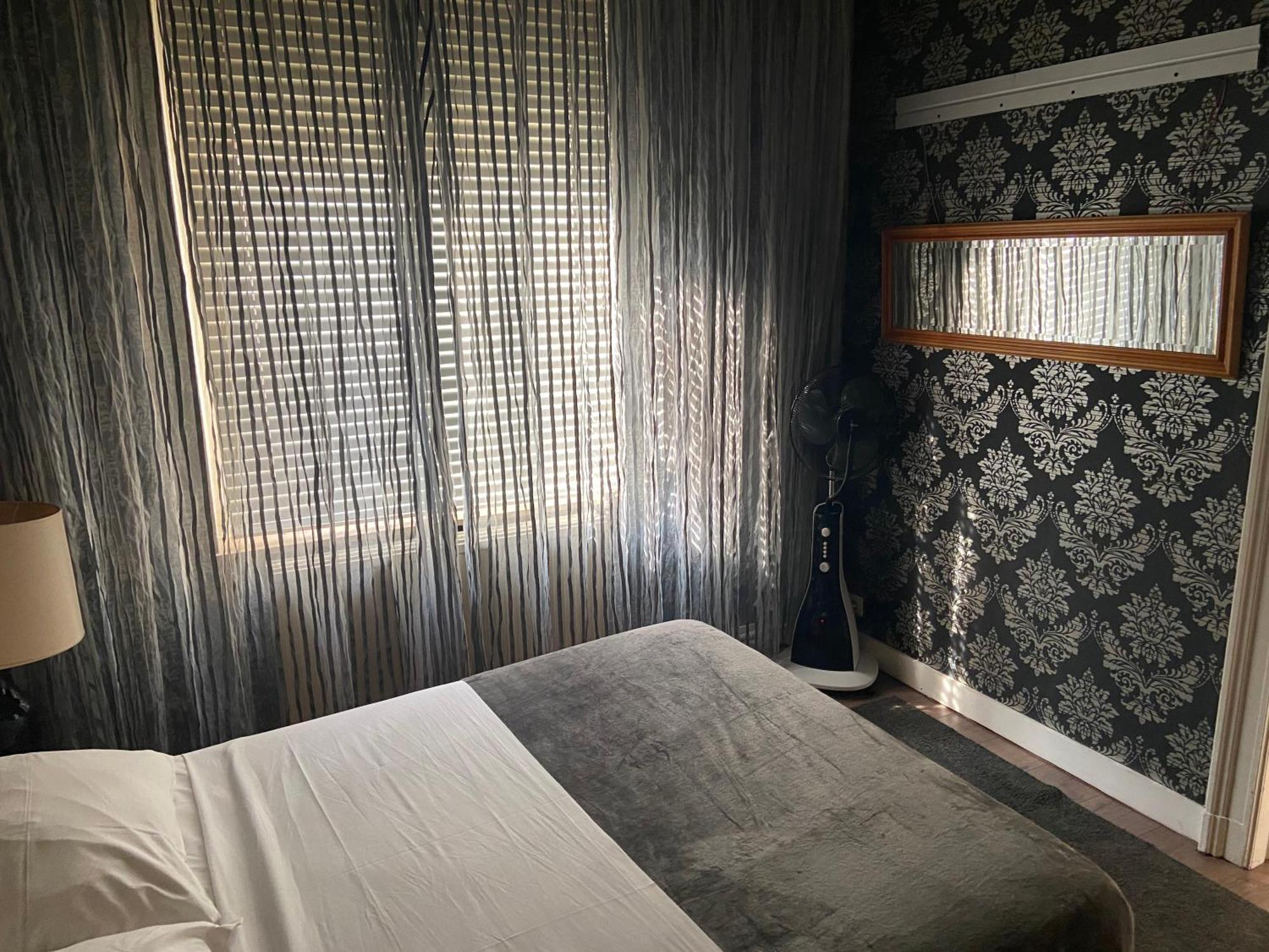 Love hotel Annee 70 *