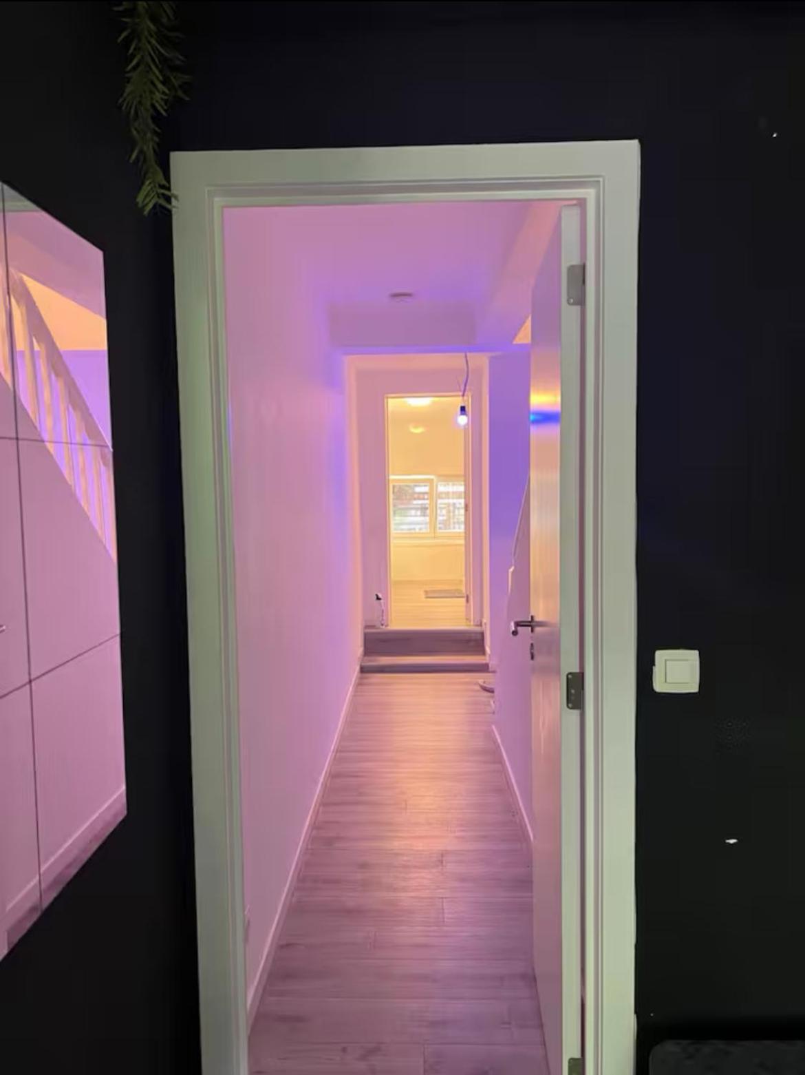 Chambre Et Etage Prives Dans Un Duplex Moderne Brussels