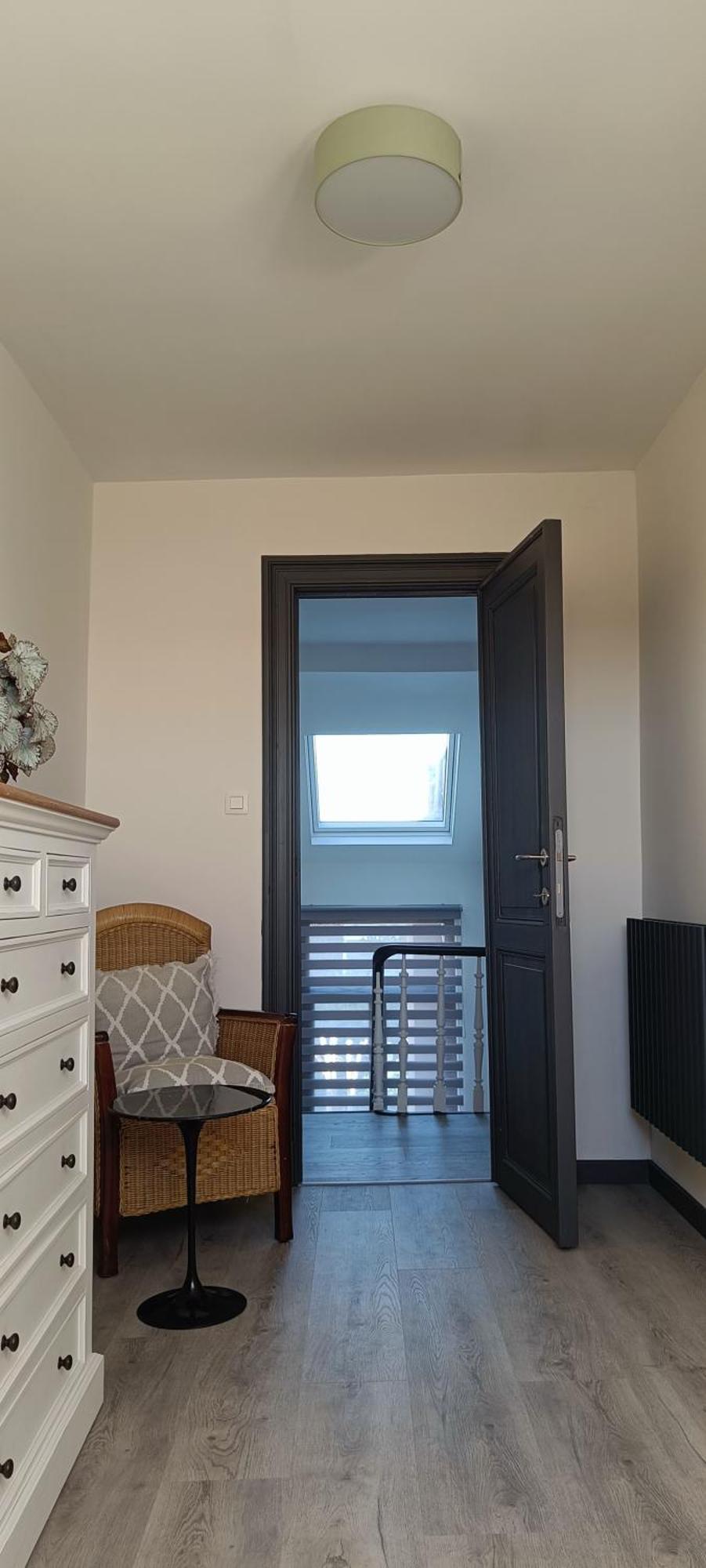 Modern Triplex 140m2 - 4 Bedrooms, 1 Living & 2 Bathrooms - 8 People In Apartment