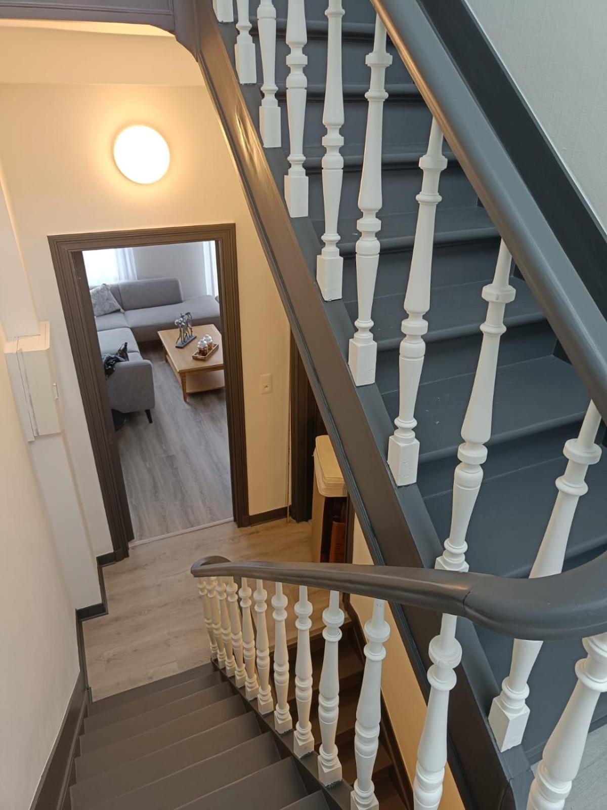 Modern Triplex 140m2 - 4 Bedrooms, 1 Living & 2 Bathrooms - 8 People In Brussels