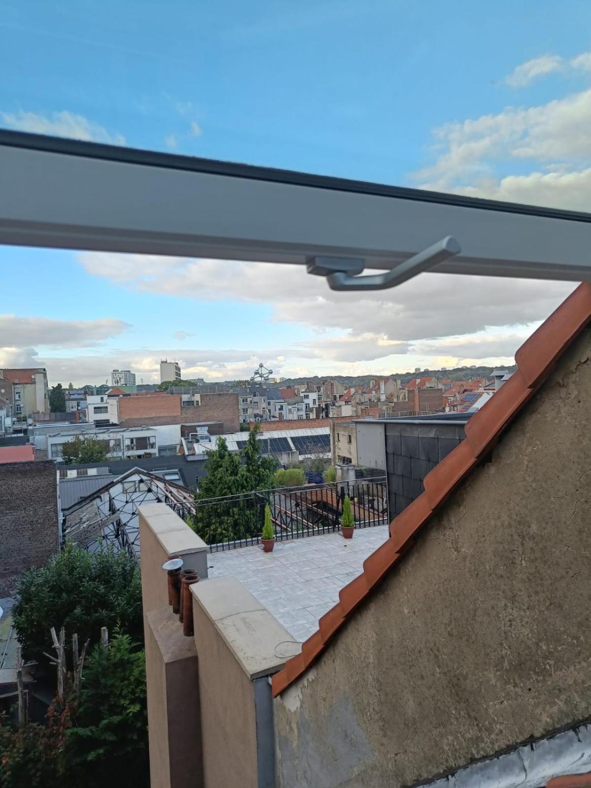 Modern Triplex 140m2 - 4 Bedrooms, 1 Living & 2 Bathrooms - 8 People In Apartment