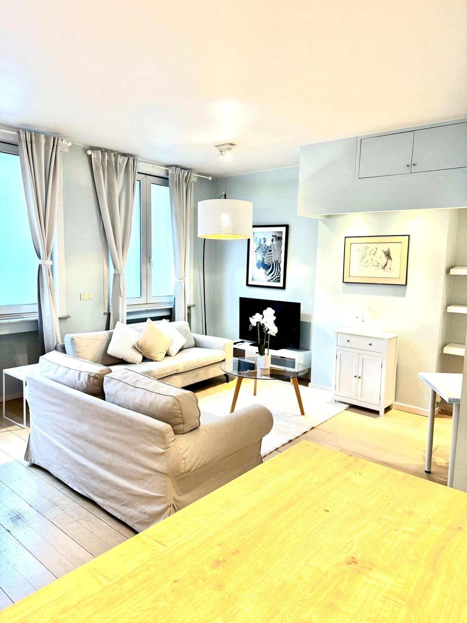 Beautiful 2 Bedroom Familiar Luxury *