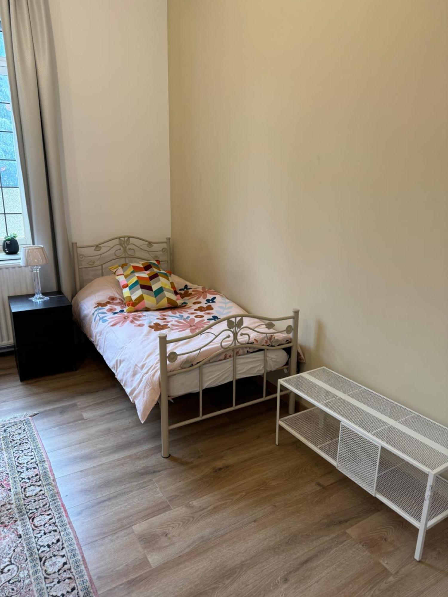 Apartment Super Proche De La Gare Du Midi Brussels