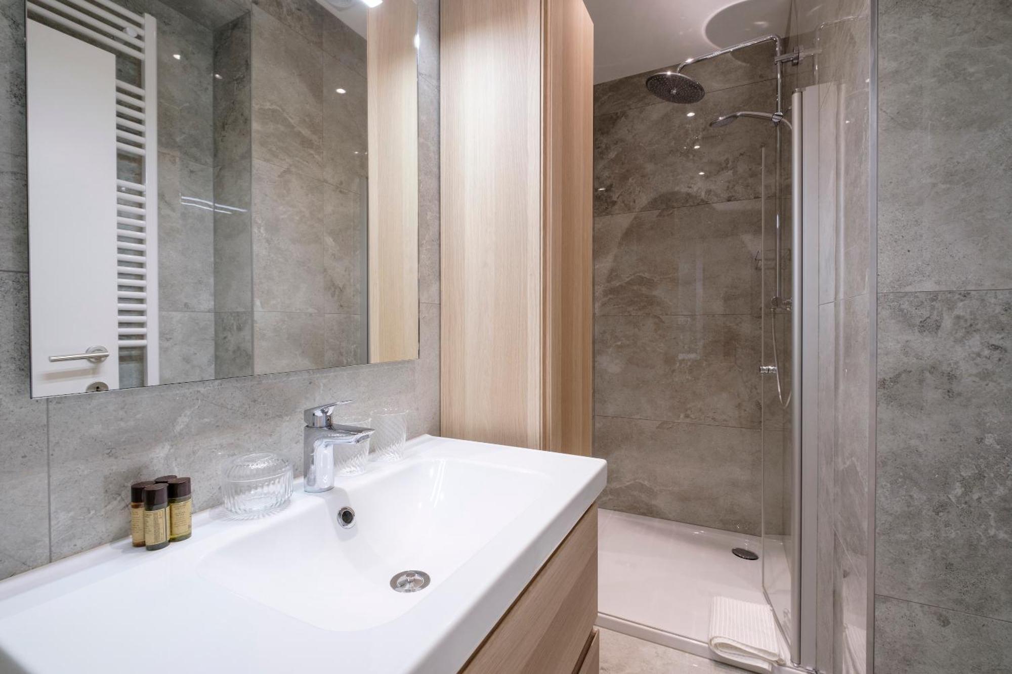 Flats De La Trinite Apartment *