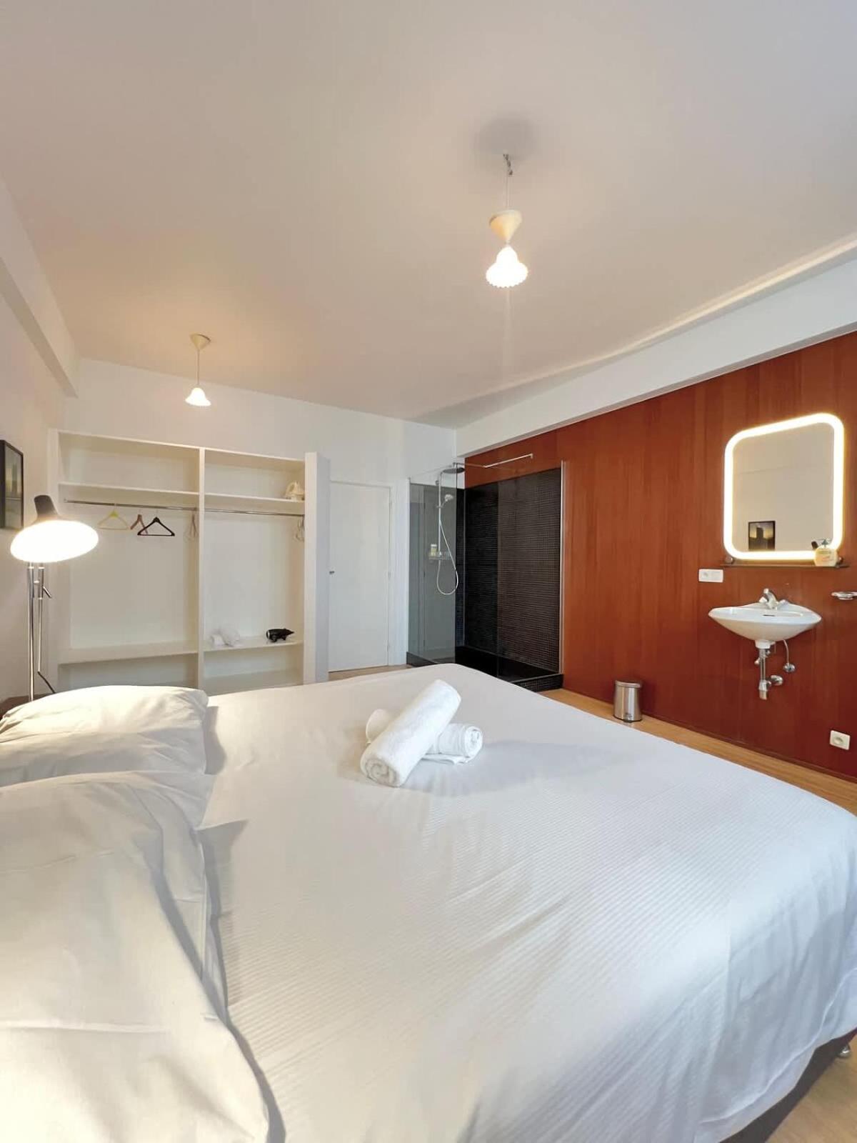 5 Min From Grand Place 1 Bedroom Apt Renovated! * Brussel