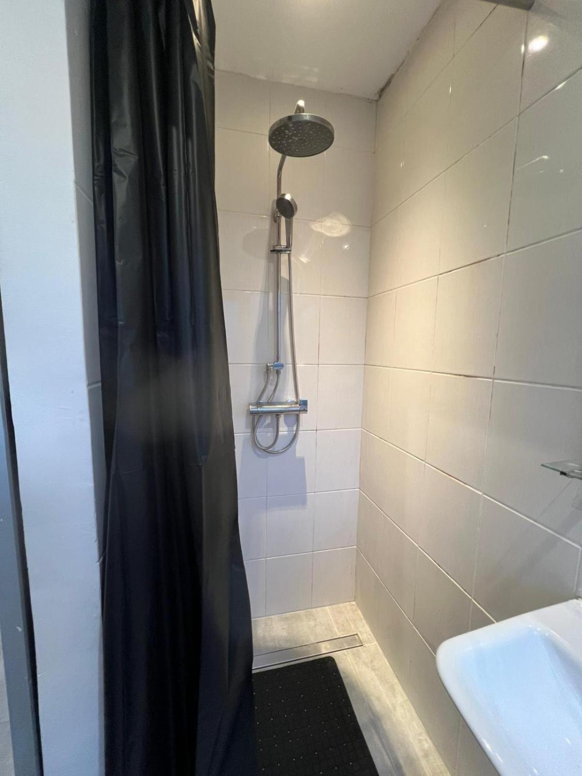 Apartment Confortable Avec Garage Premier Etage Sans Terrasse Brussels