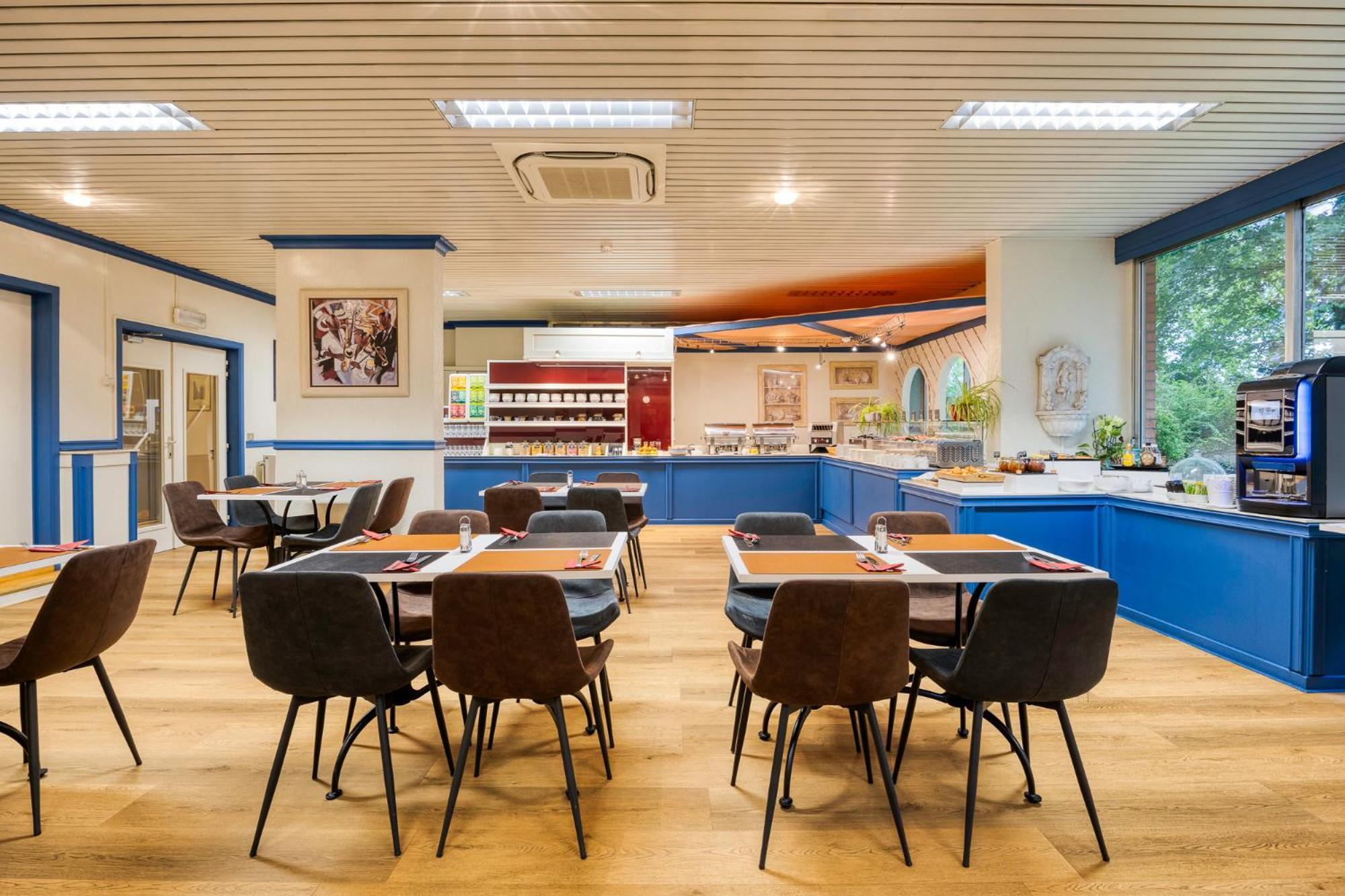 Khách sạn First Euroflat