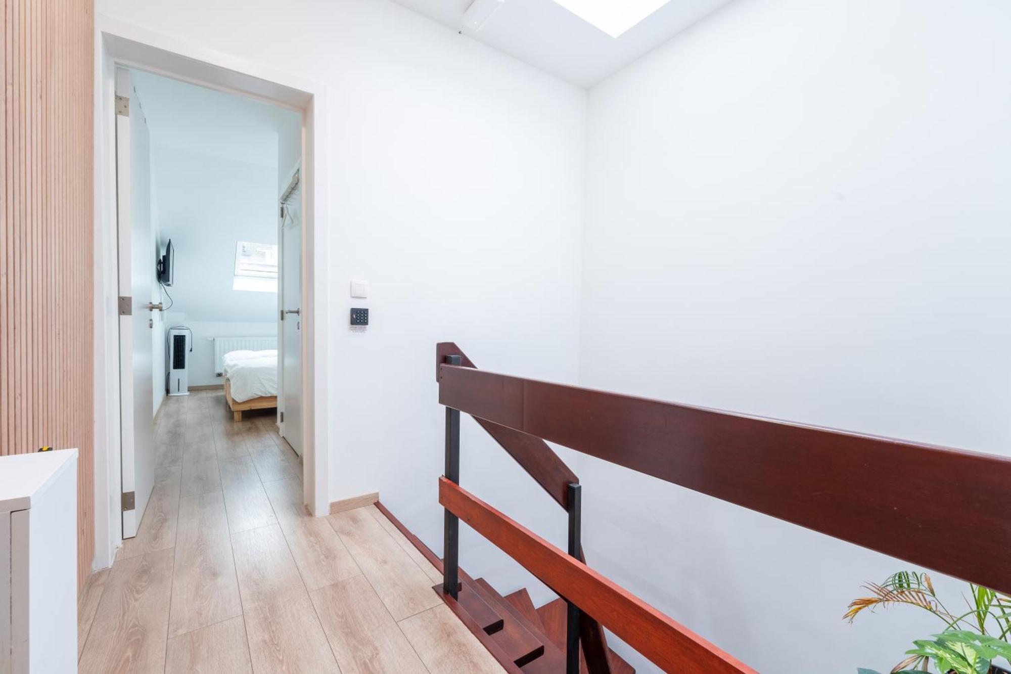 6 Bedroom House With Private Bathrooms In Bxl Downtown