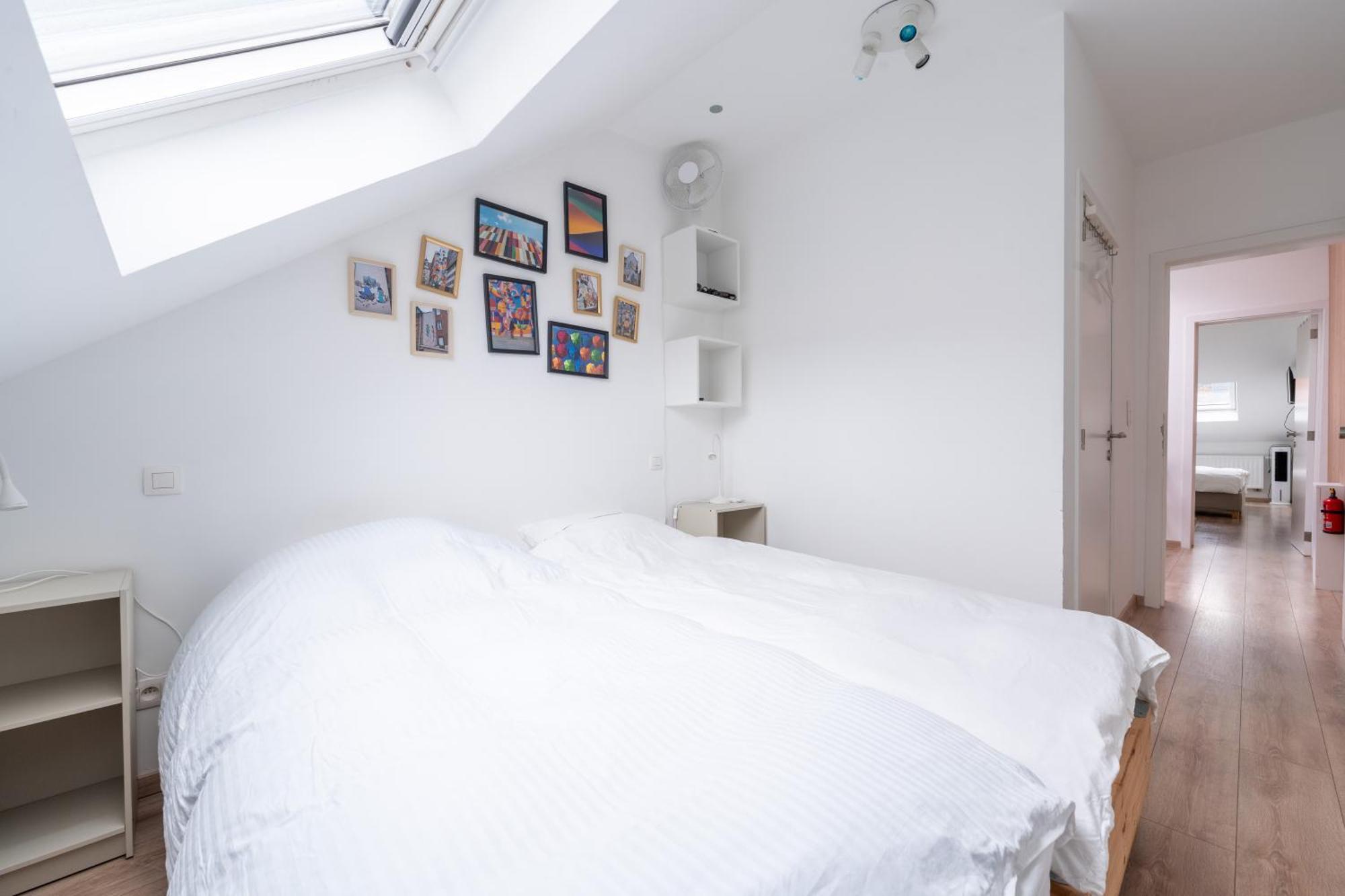 6 Bedroom House With Private Bathrooms In Bxl Downtown Apartment *