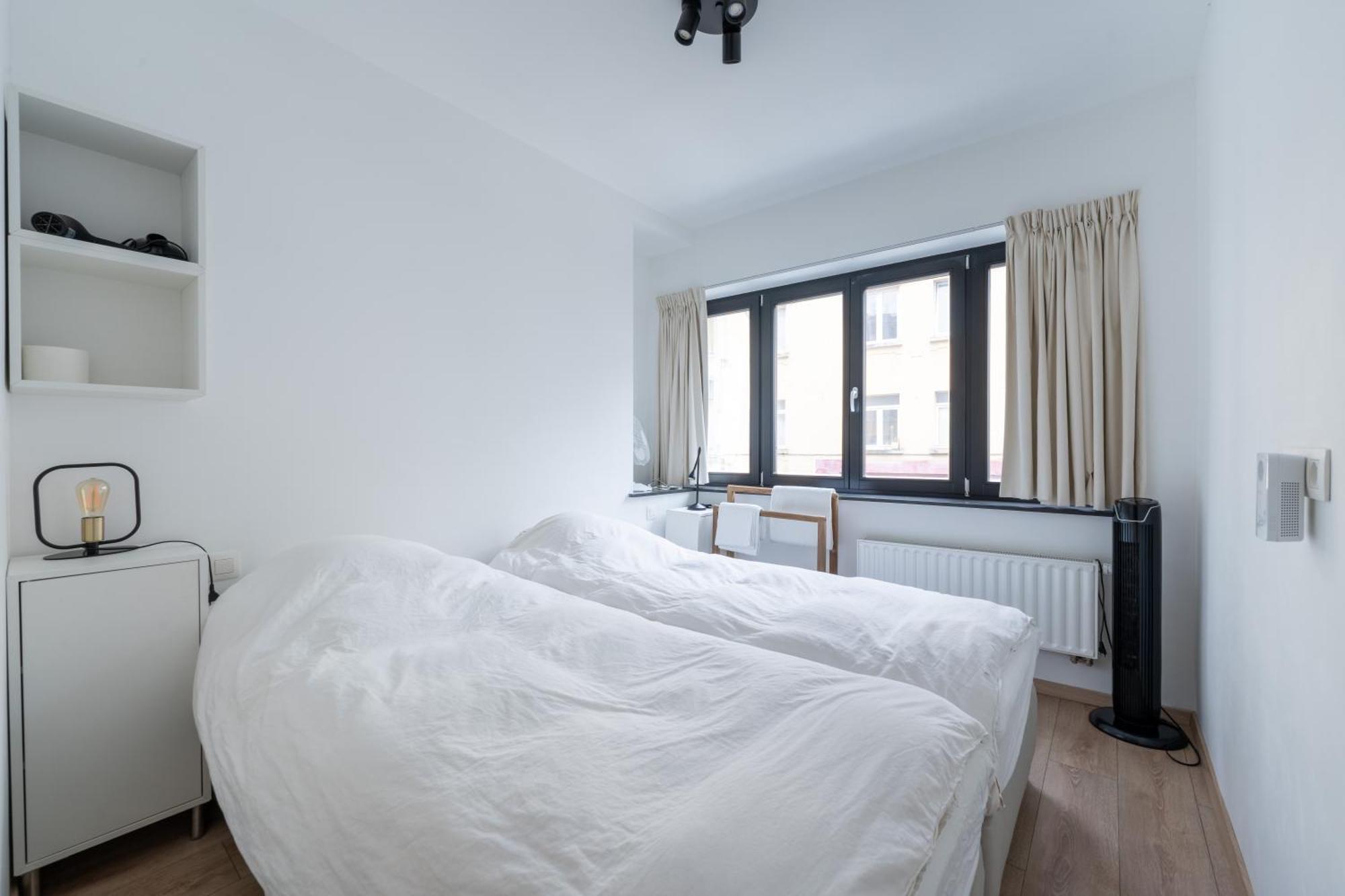 6 Bedroom House With Private Bathrooms In Bxl Downtown *