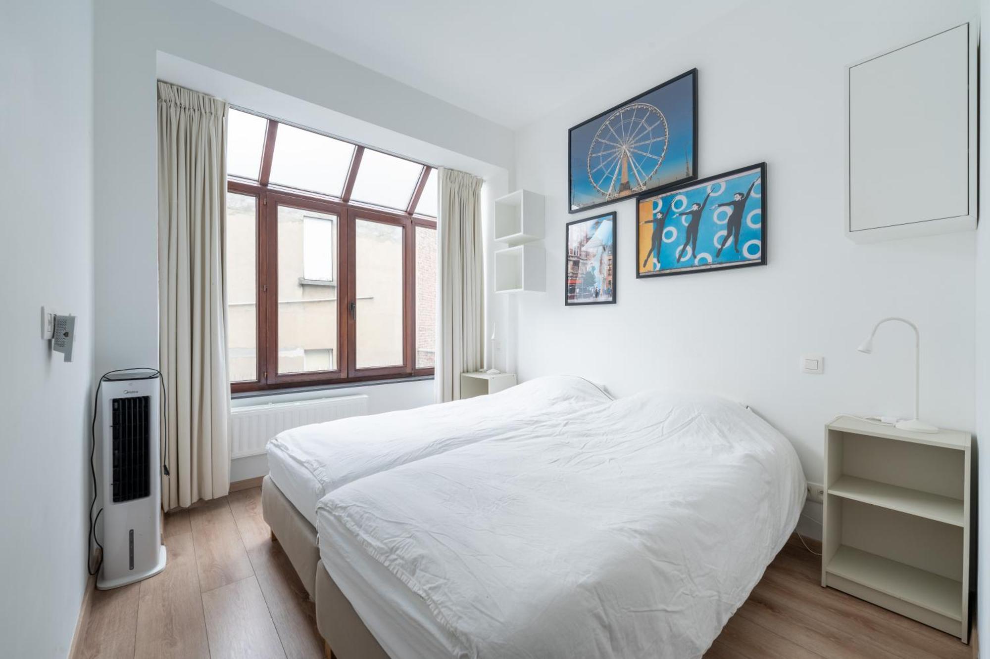 6 Bedroom House With Private Bathrooms In Bxl Downtown