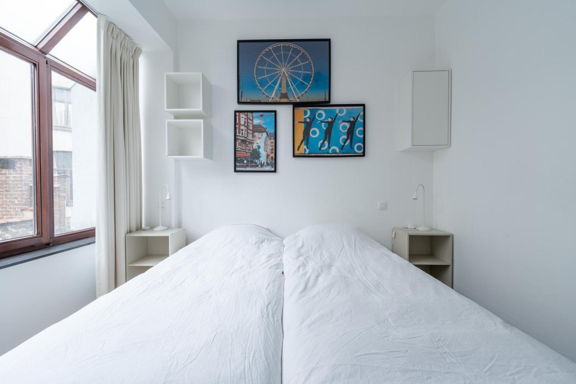 6 Bedroom House With Private Bathrooms In Bxl Downtown Apartment *