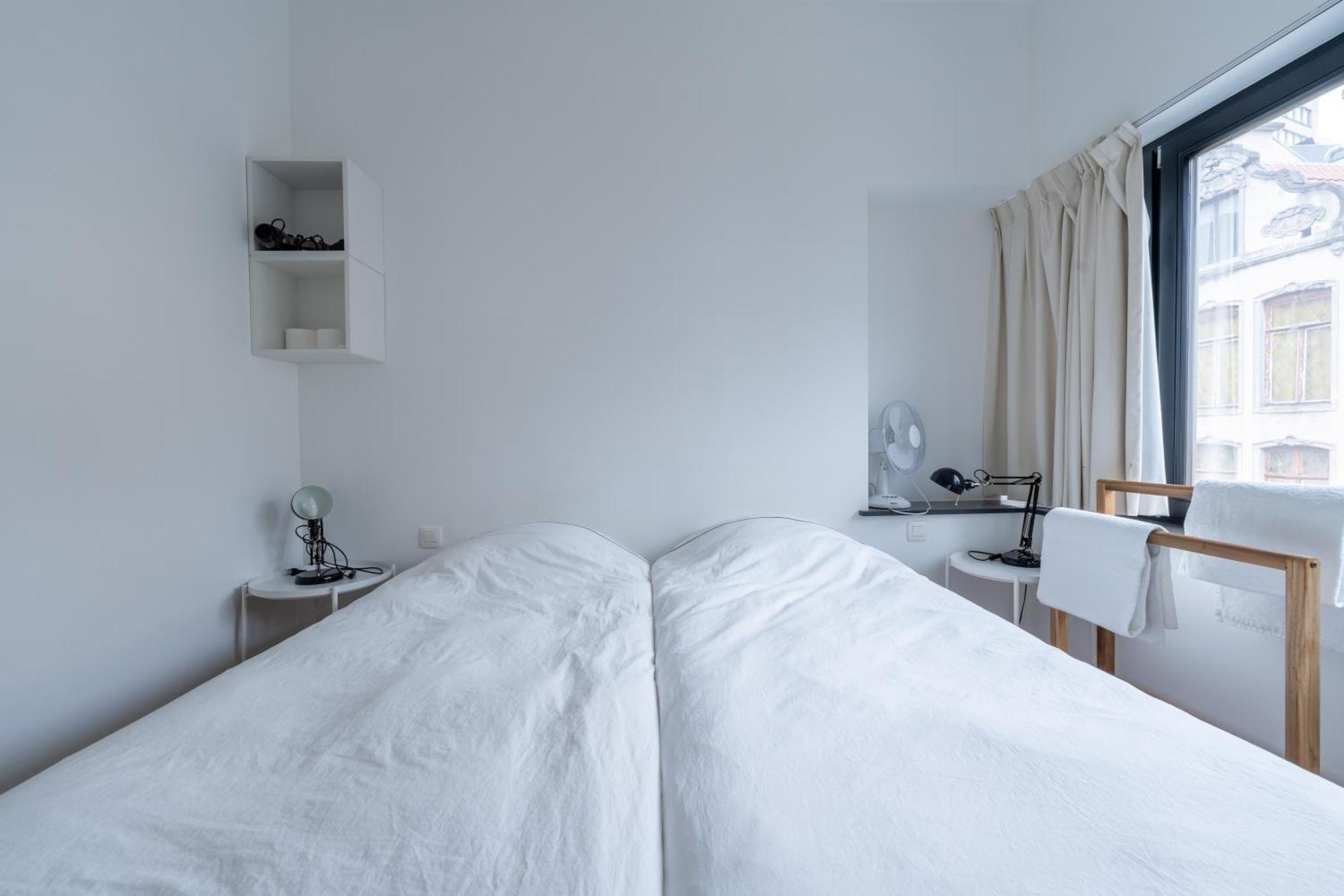 6 Bedroom House With Private Bathrooms In Bxl Downtown Brussels