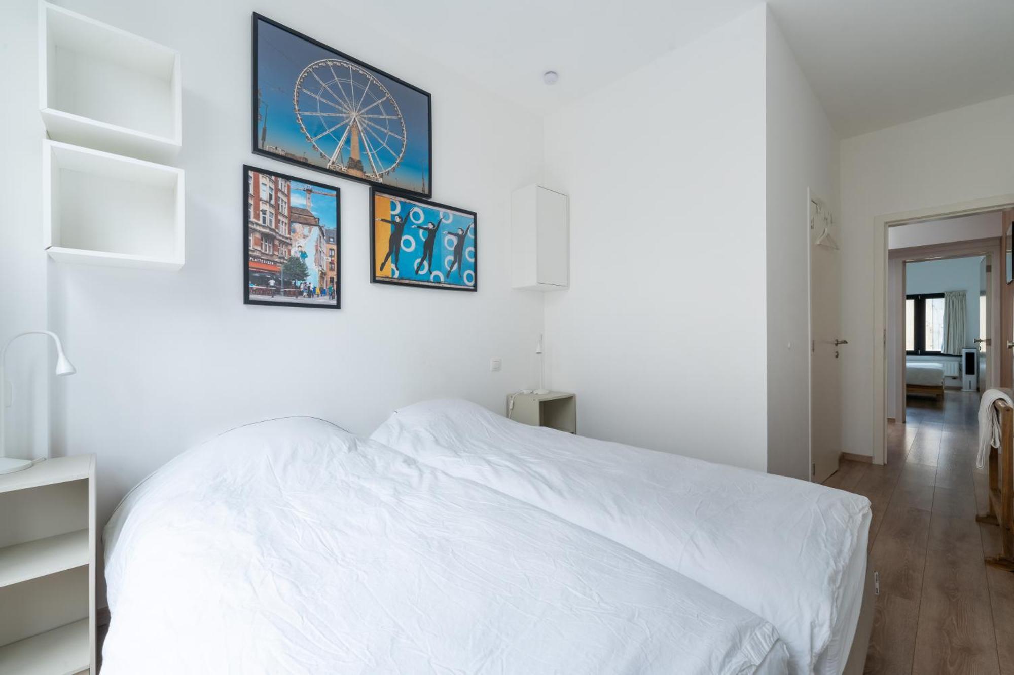 6 Bedroom House With Private Bathrooms In Bxl Downtown