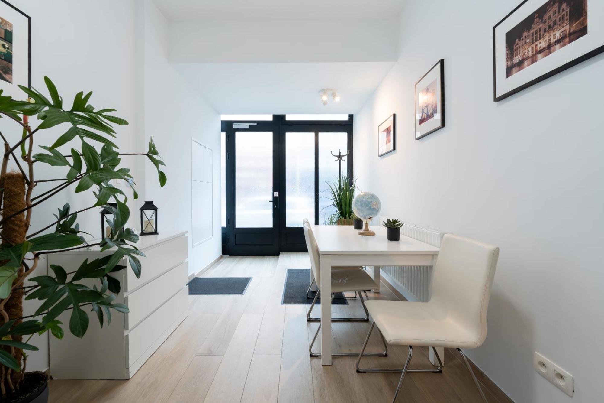 Apartment 6 Bedroom House With Private Bathrooms In Bxl Downtown Brussels