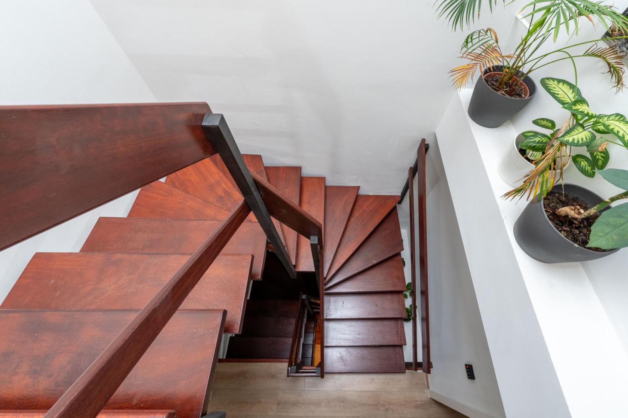 6 Bedroom House With Private Bathrooms In Bxl Downtown