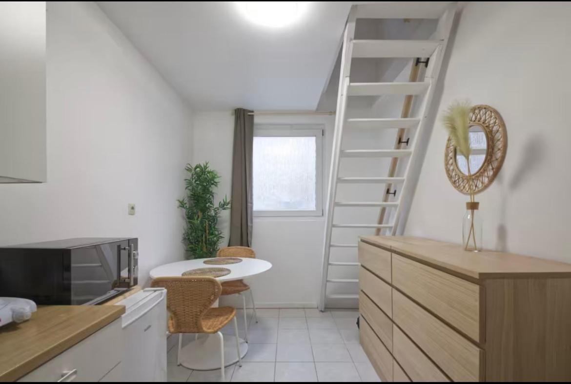 Nid Douillet Et Chaleureux Brussels