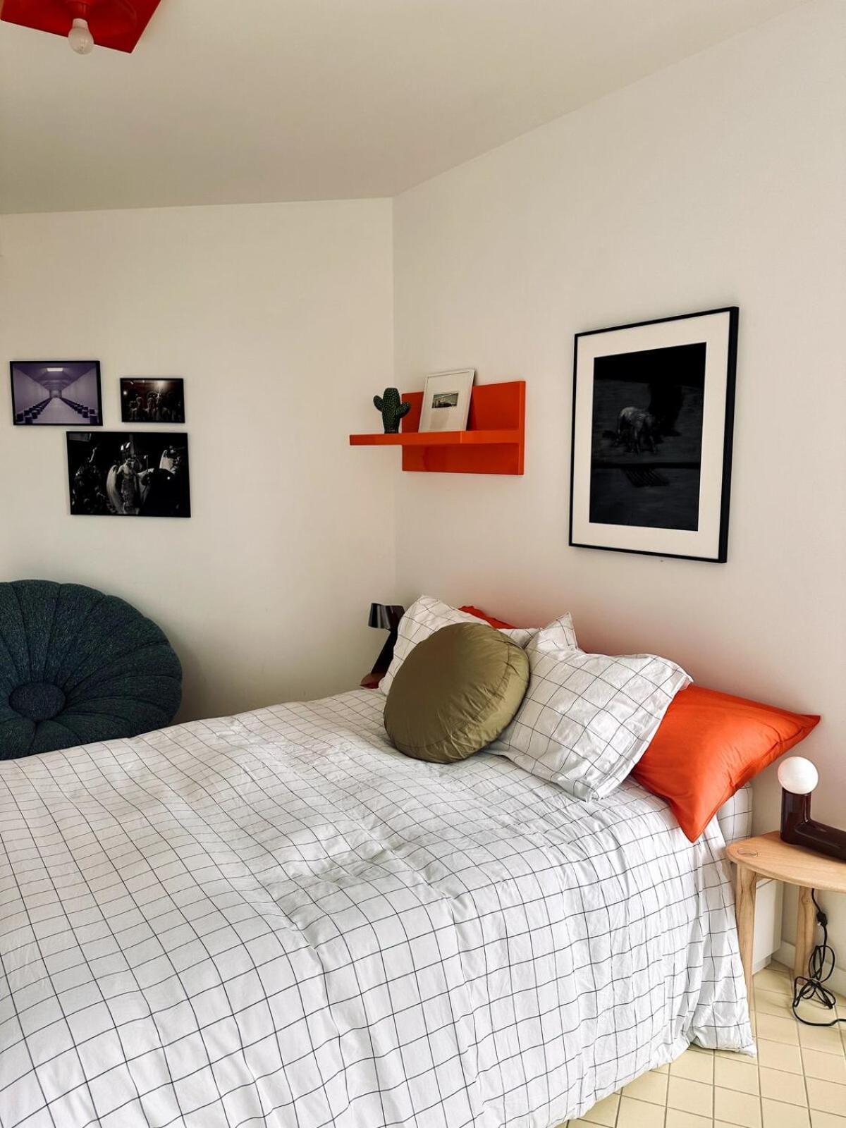 Garden Flat In Apartment *