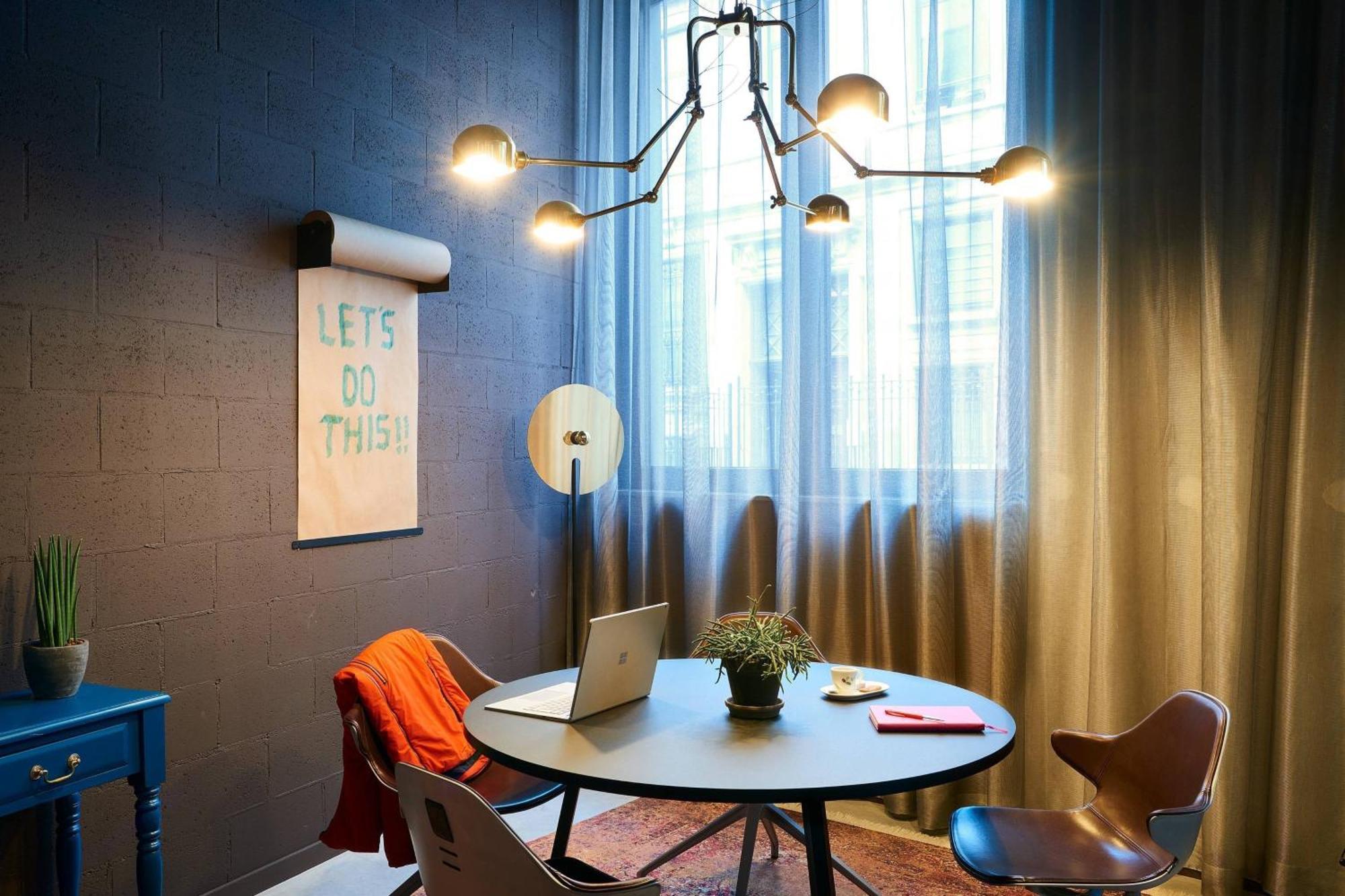 Hotel Moxy Center