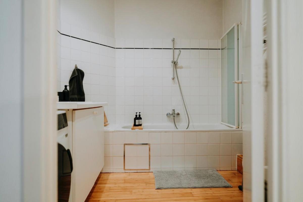 1 Bedroom In Le Chatelain - 2nd Floor Apartamento
