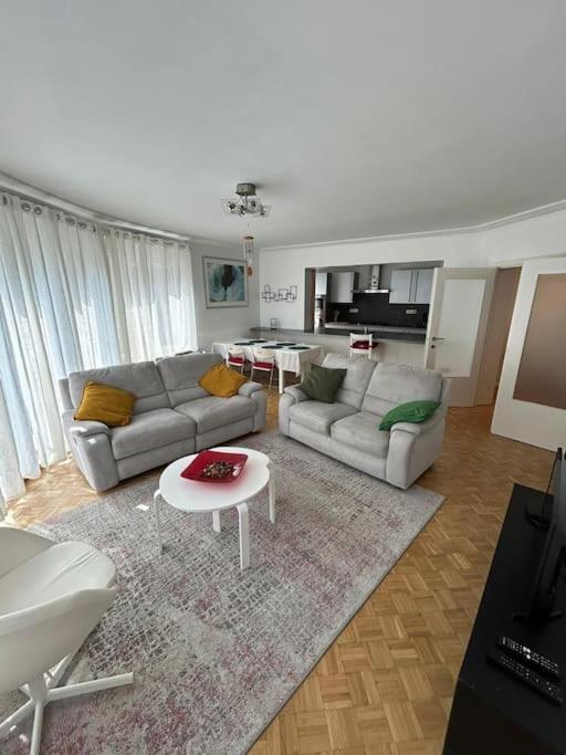 Apartment Tres Belle Proche Du Centre De
