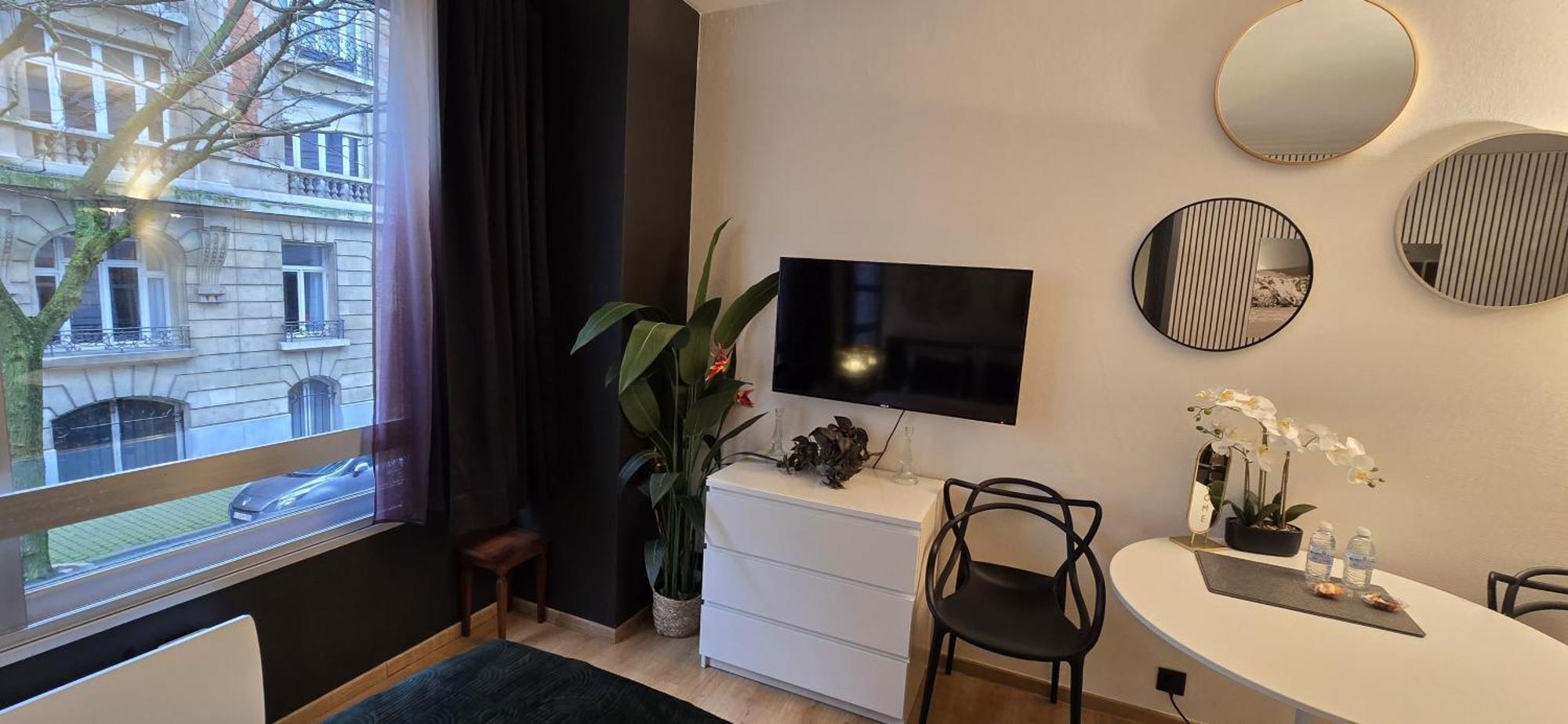 Cosy Louise Apartment