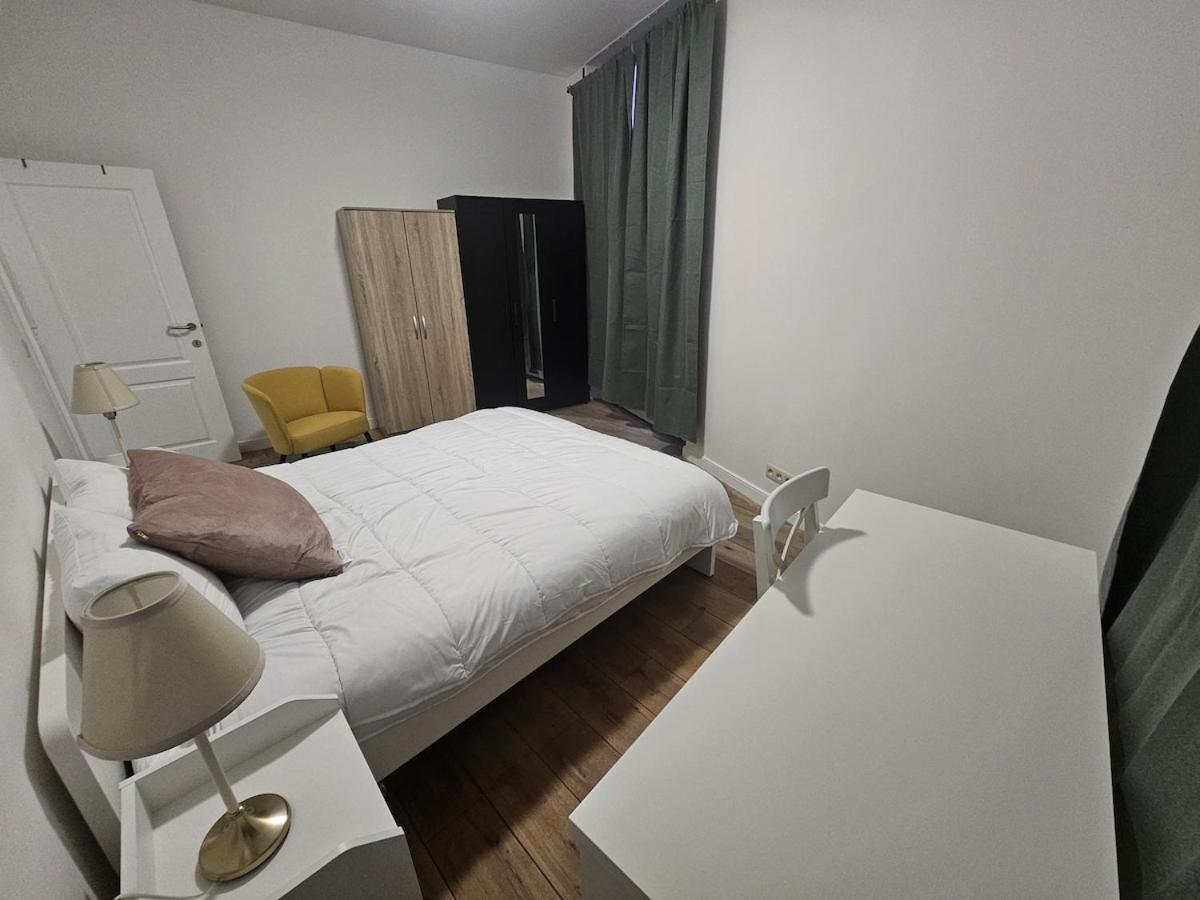 Cosy Near Europeen Union *